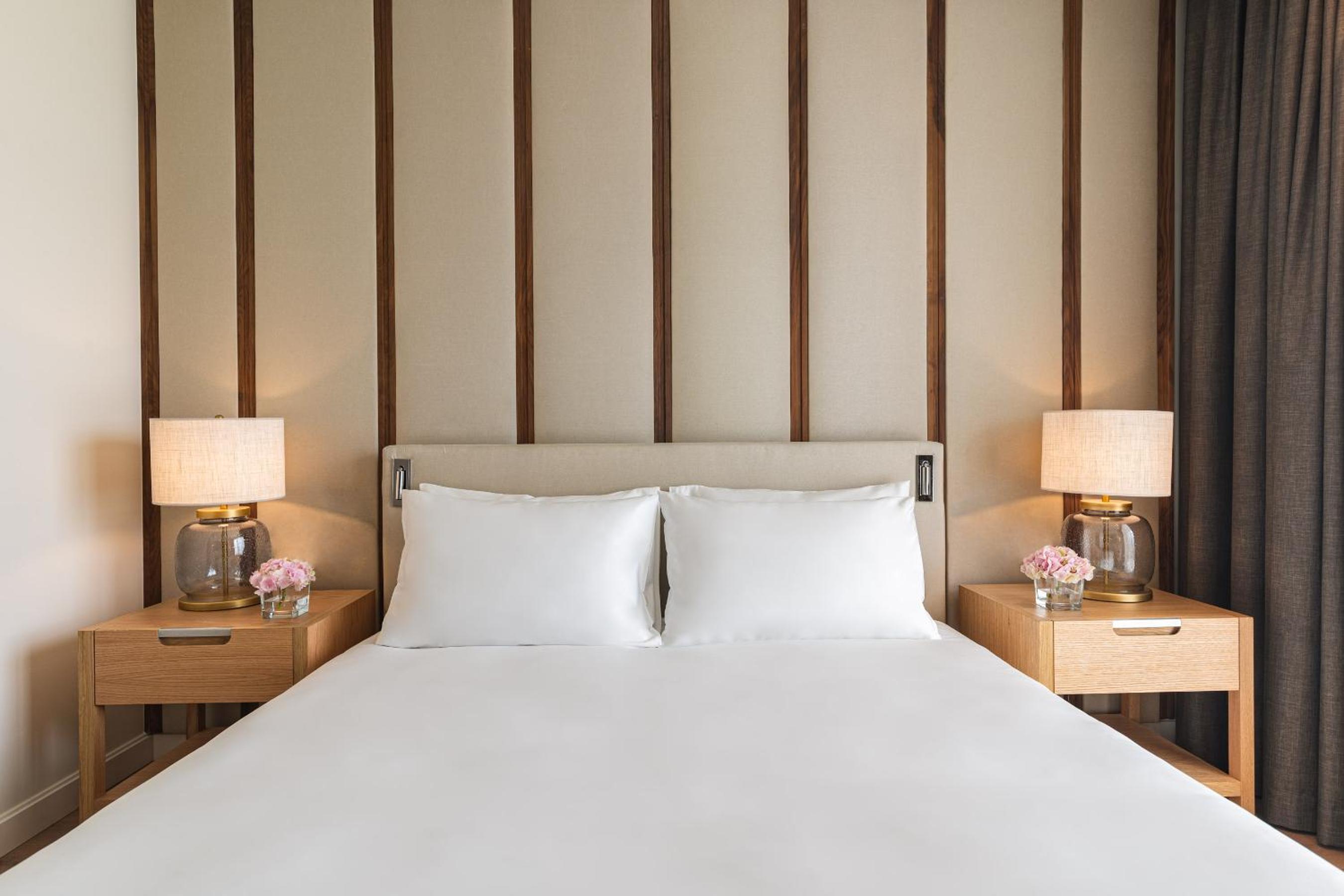 Standard Queen Room - Photo 10