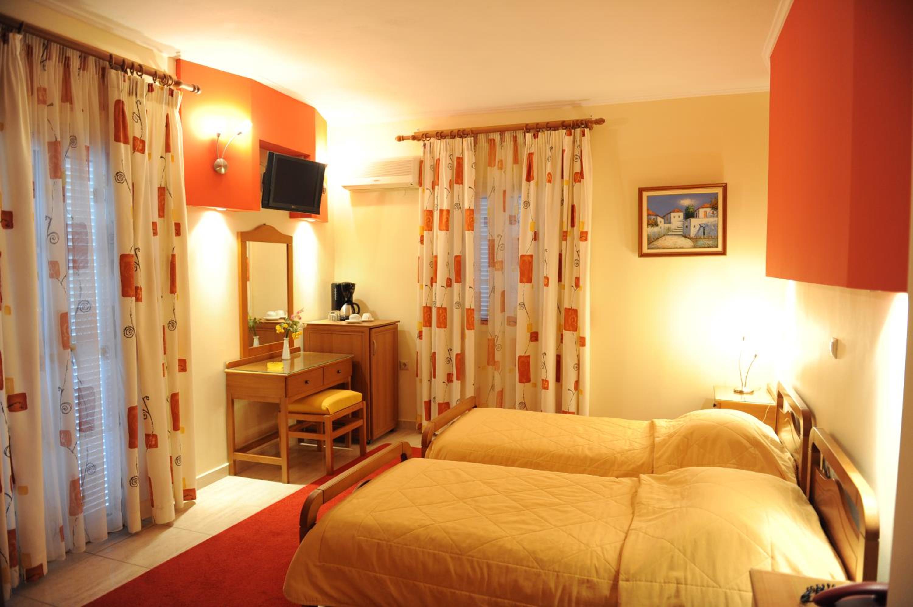 Standard Double or Twin Room photo 2