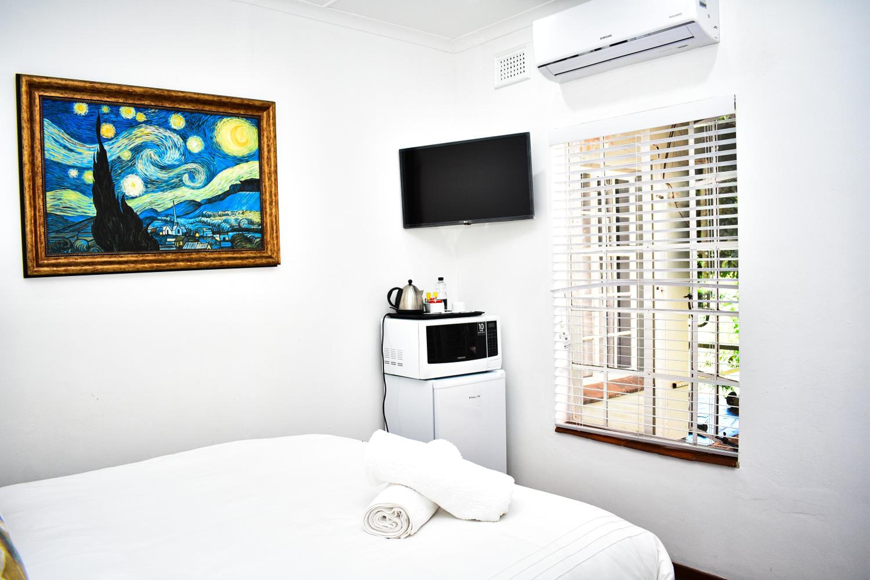 Budget Twin Room photo 1