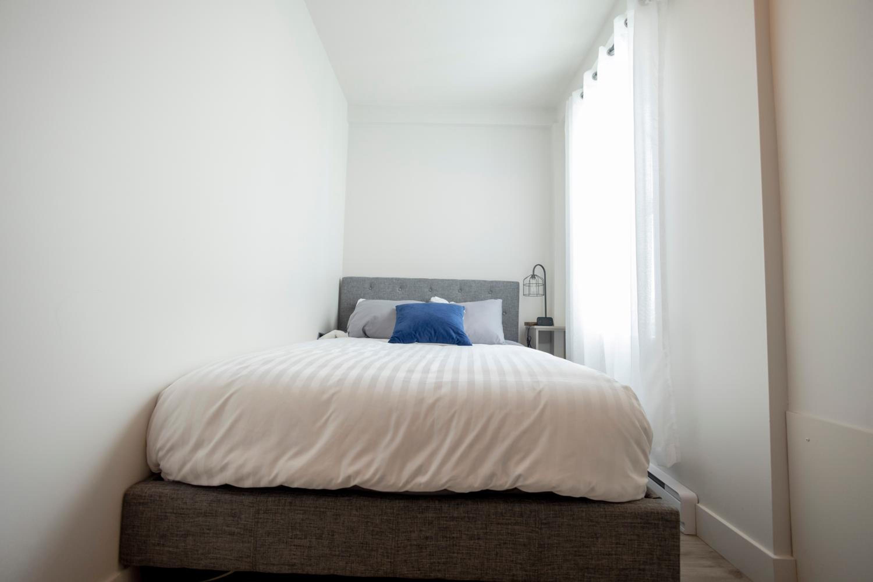 One-Bedroom Apartment - Photo 11