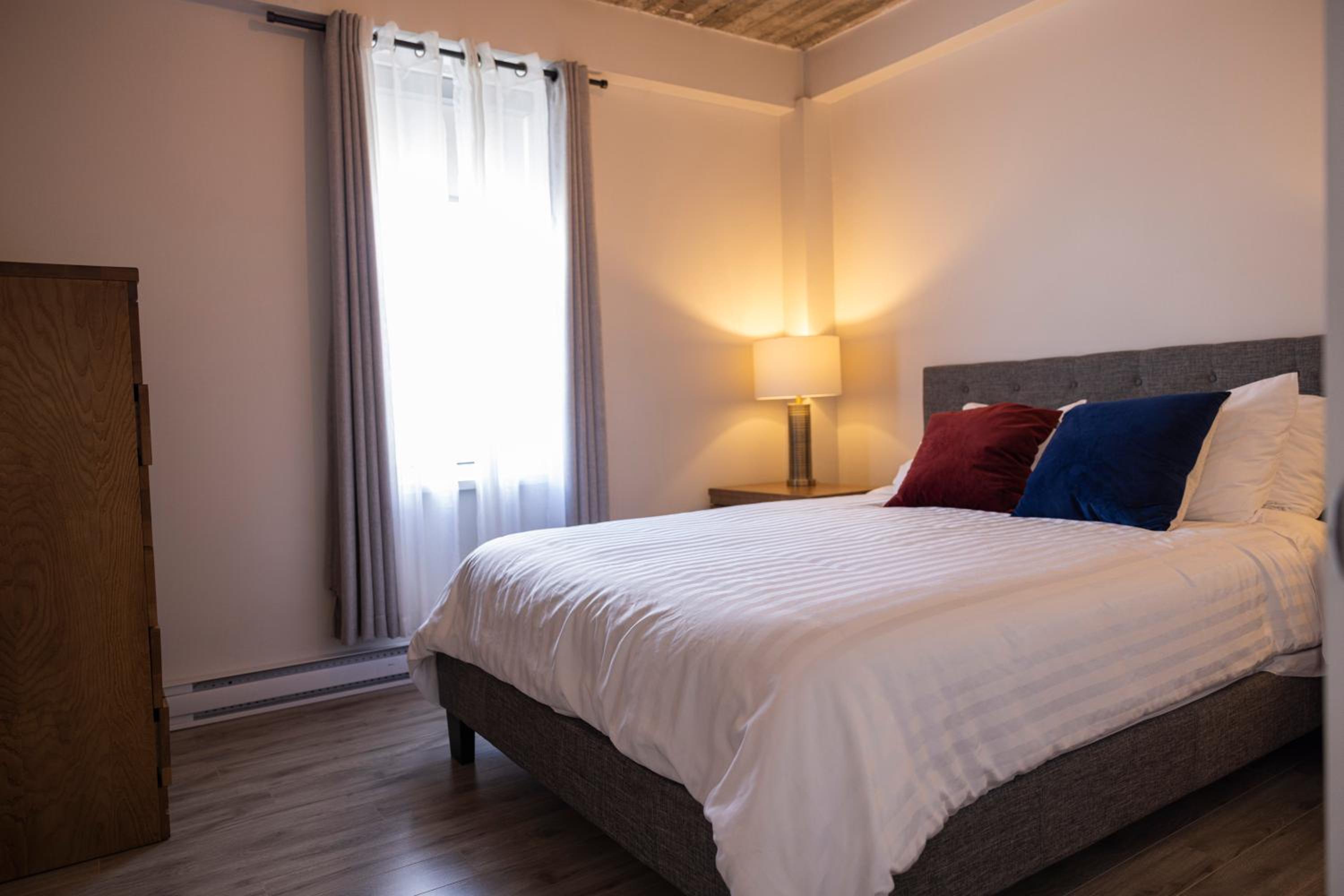 One-Bedroom Apartment - Photo 16