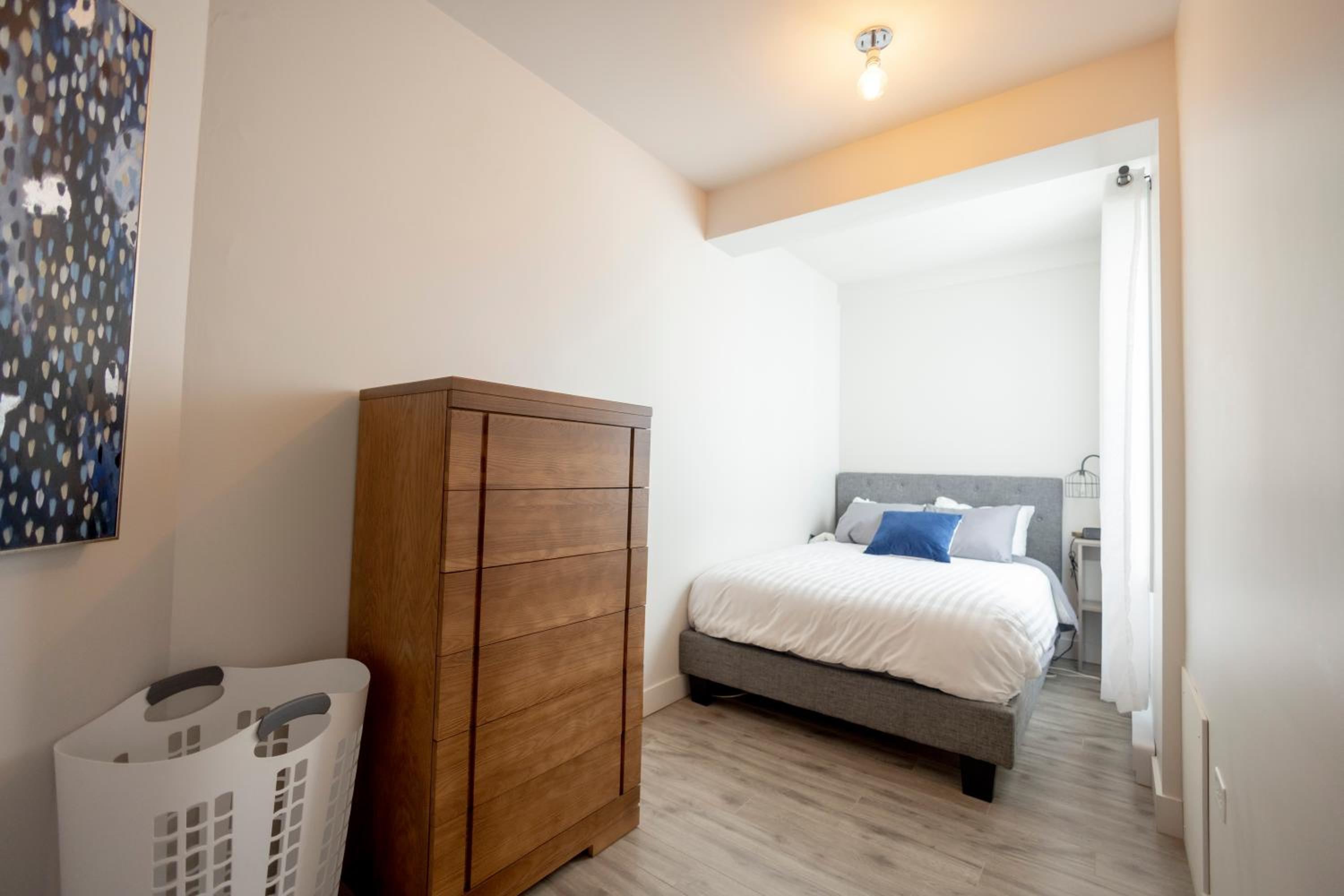 One-Bedroom Apartment - Photo 15