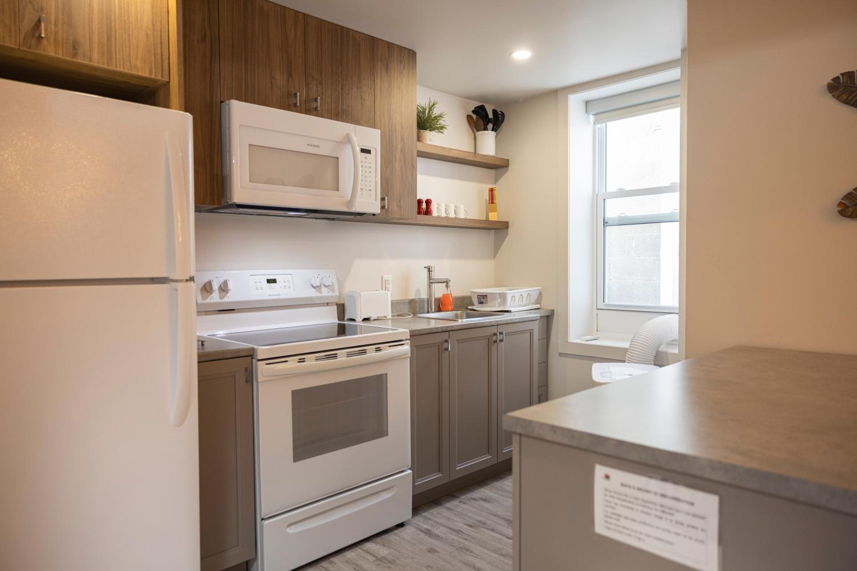 One-Bedroom Apartment - Photo 21