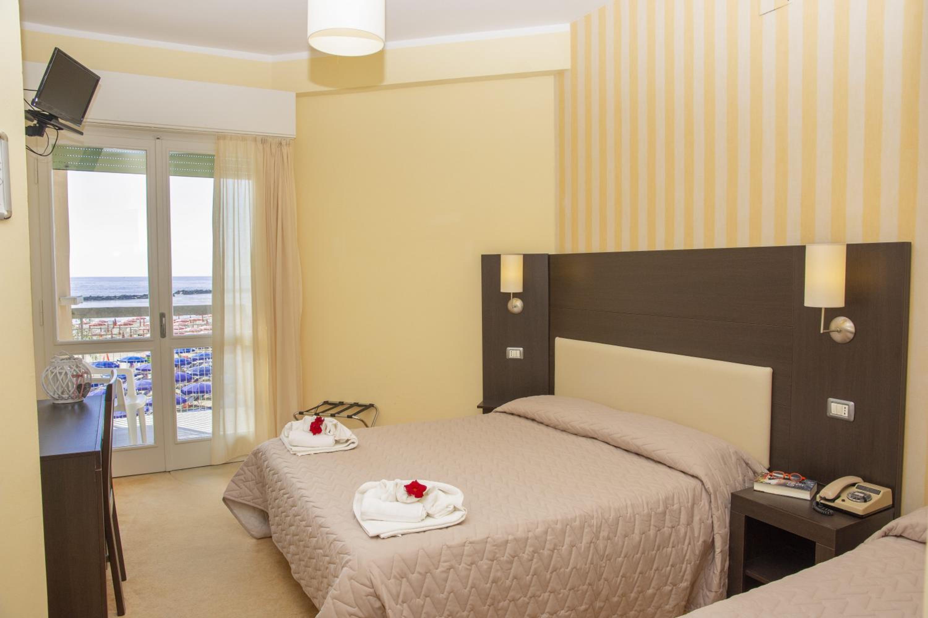 Quadruple Room with Sea View photo 1