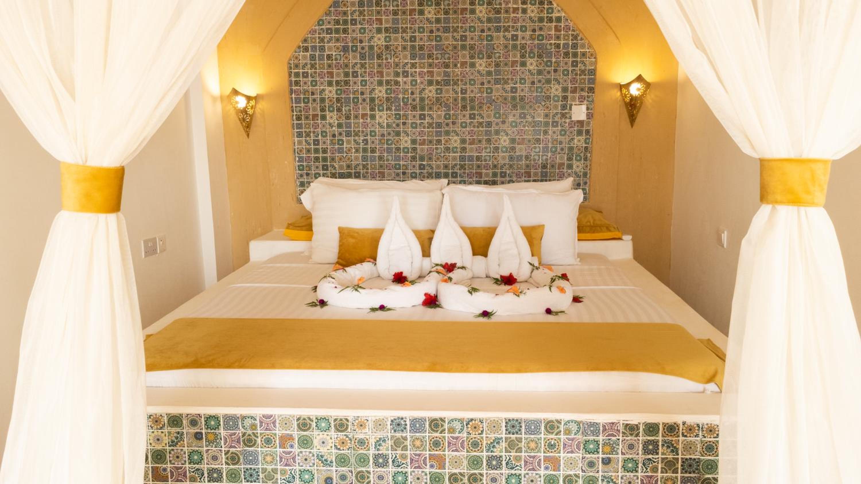Deluxe King Suite photo 3