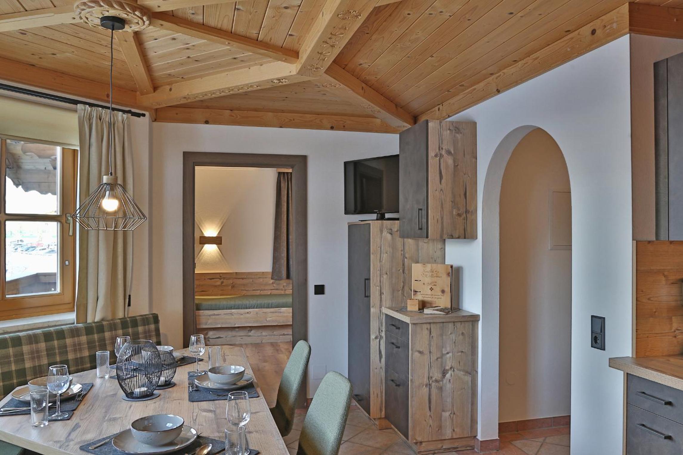 Two-Bedroom Apartment with Balcony - Photo 6