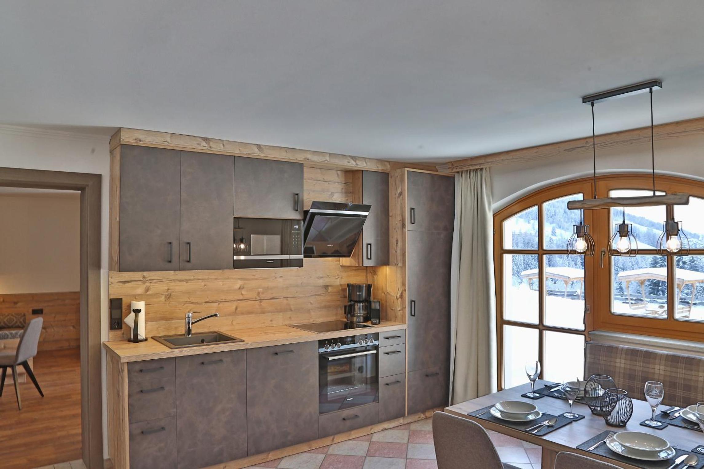 Two-Bedroom Apartment with Balcony - Photo 12