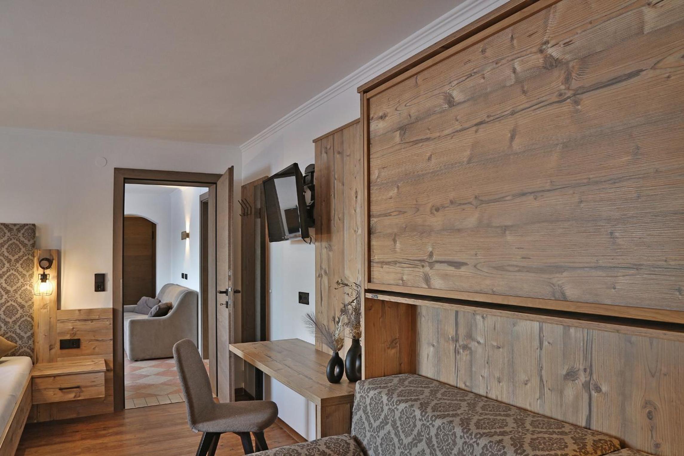 Two-Bedroom Apartment with Balcony - Photo 1