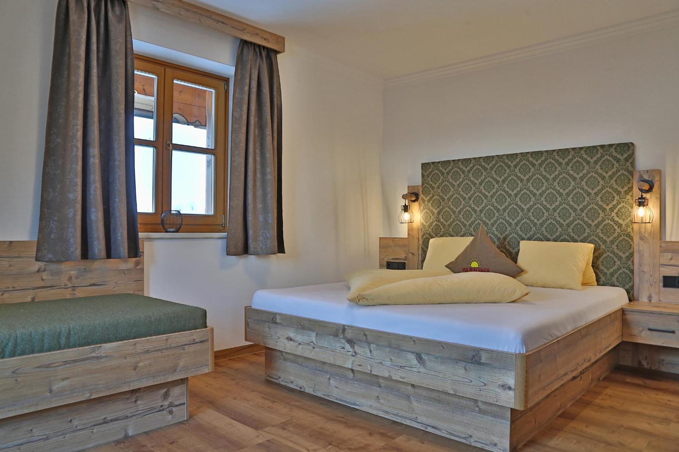 Two-Bedroom Apartment with Balcony - Photo 3