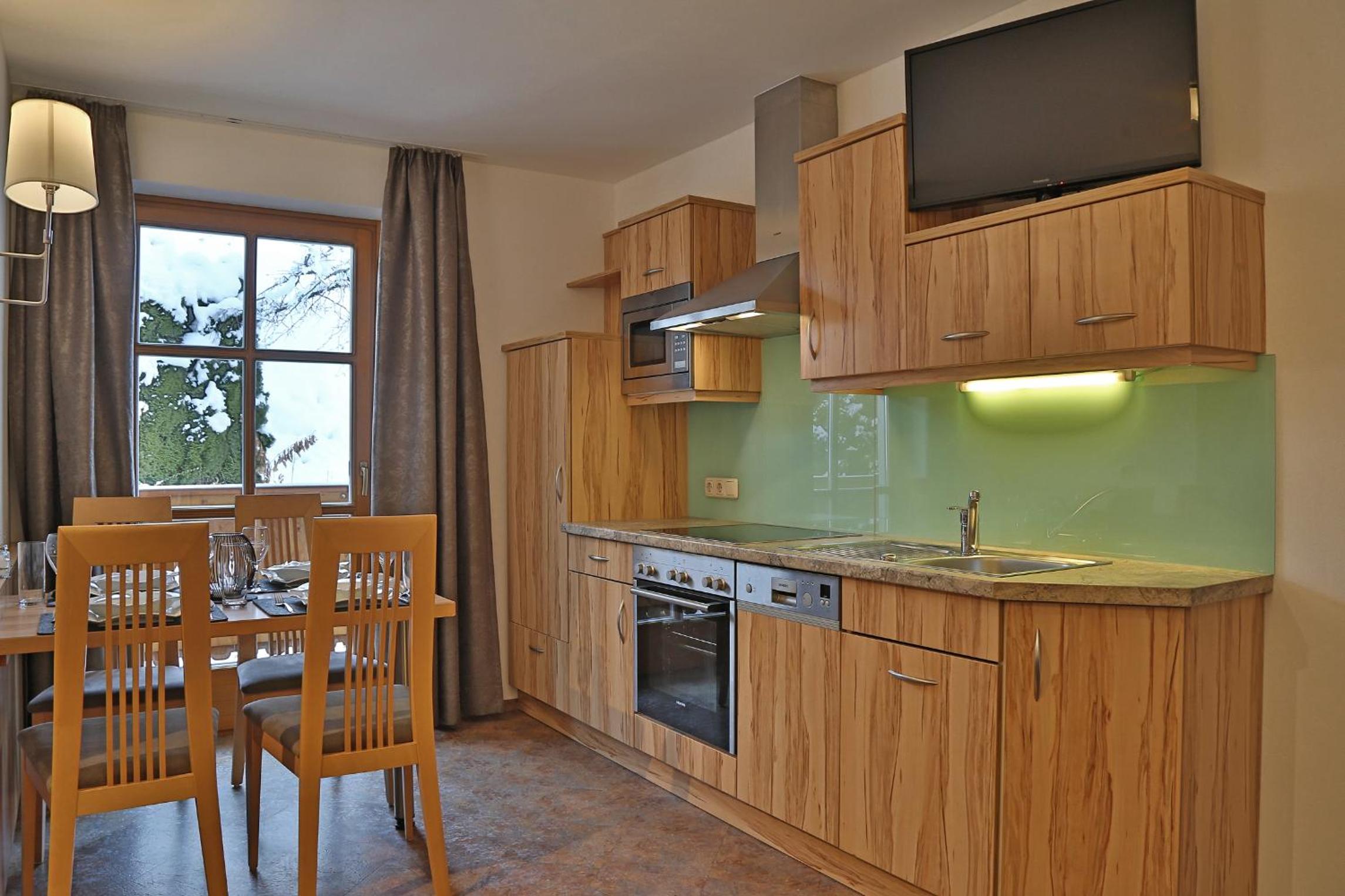 One-Bedroom Apartment with Balcony - Photo 2