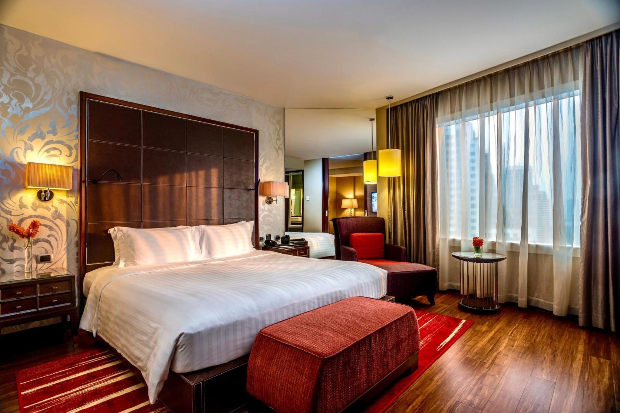 Deluxe King Suite