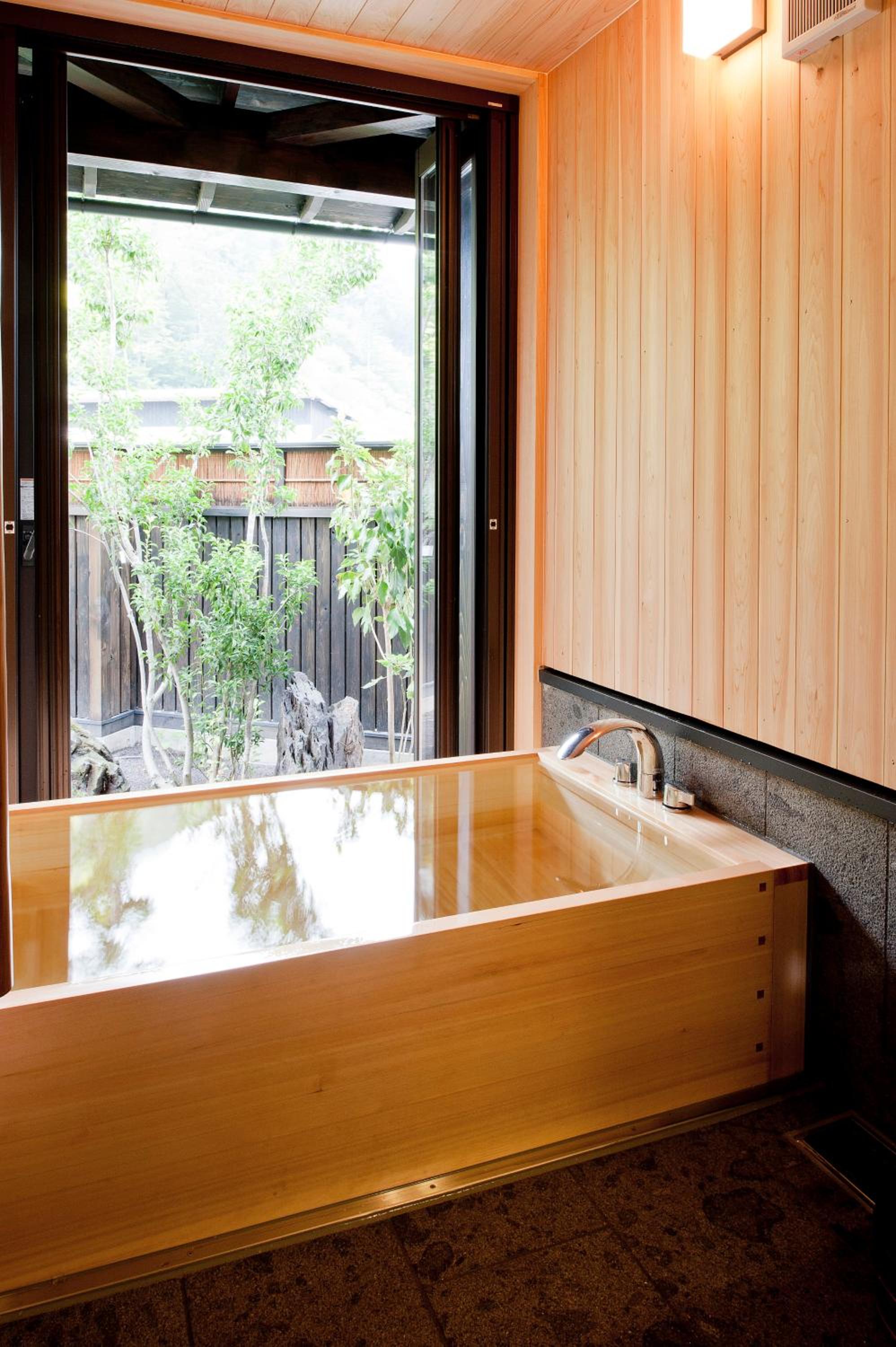 Room with Tatami Area and Semi Open-Air Bath - Photo 3