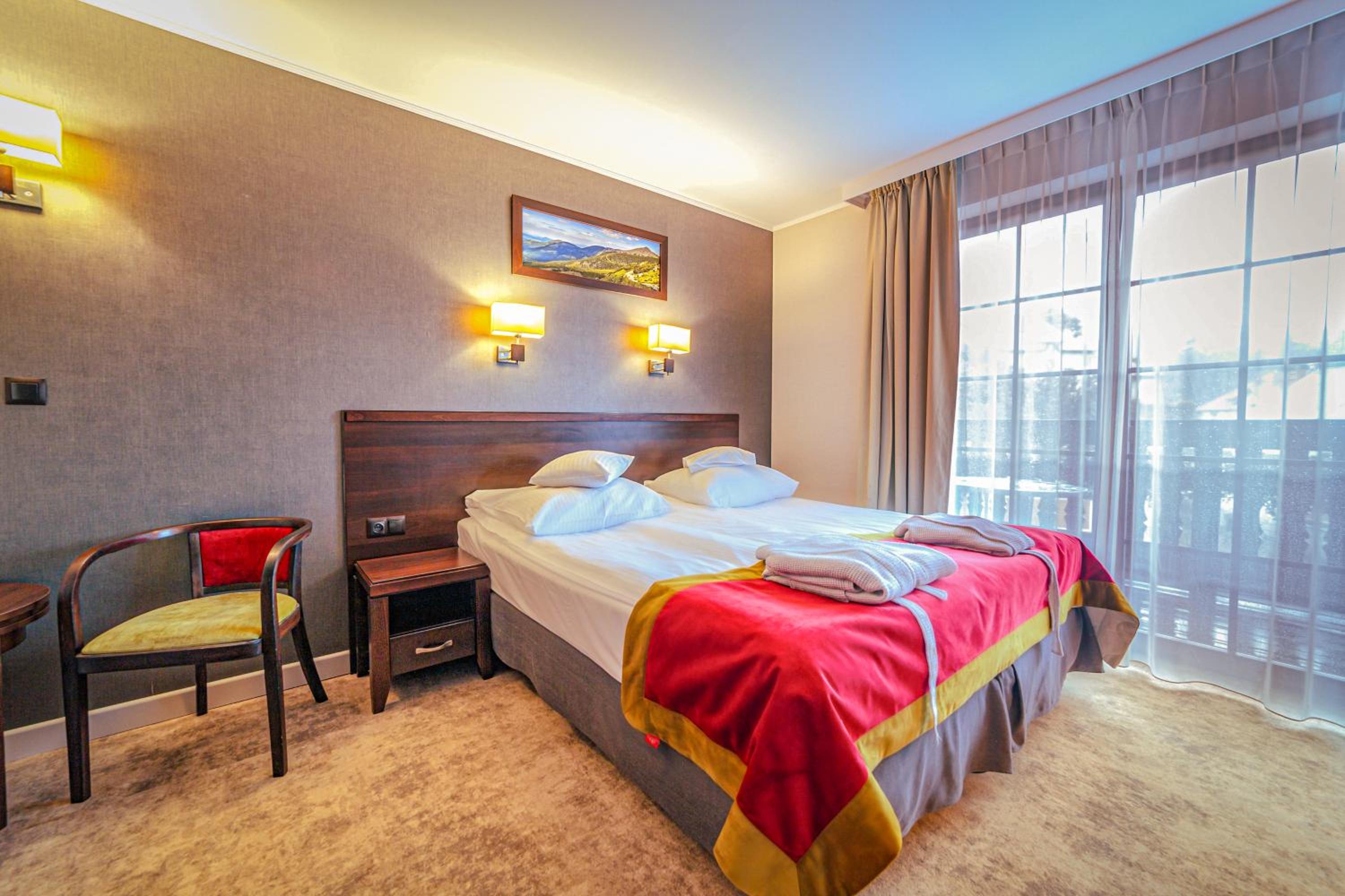 Double or Twin Room with Balcony - Photo 1
