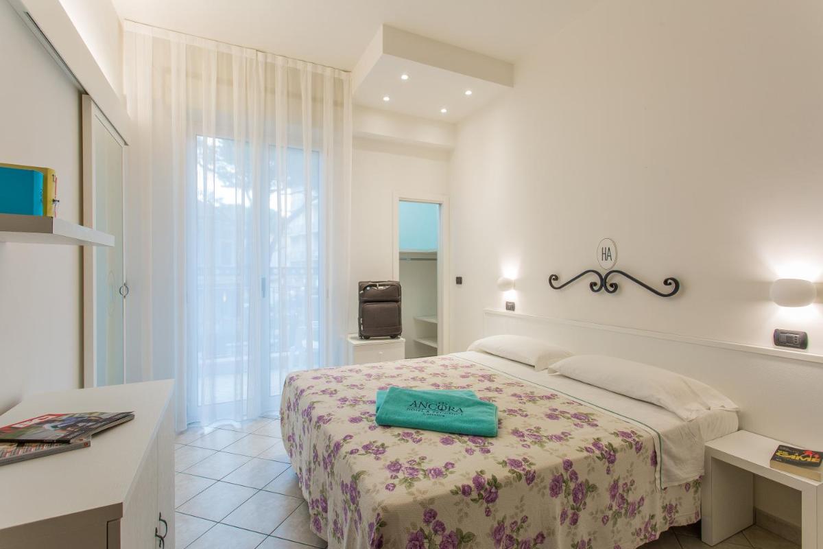 Standard Double Room - Photo 2