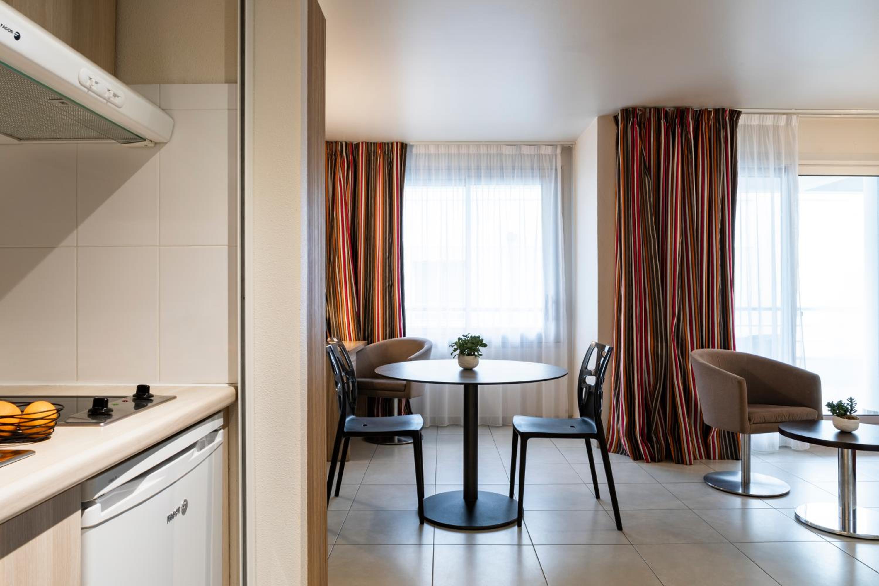 One-Bedroom Apartment (4 Adults)