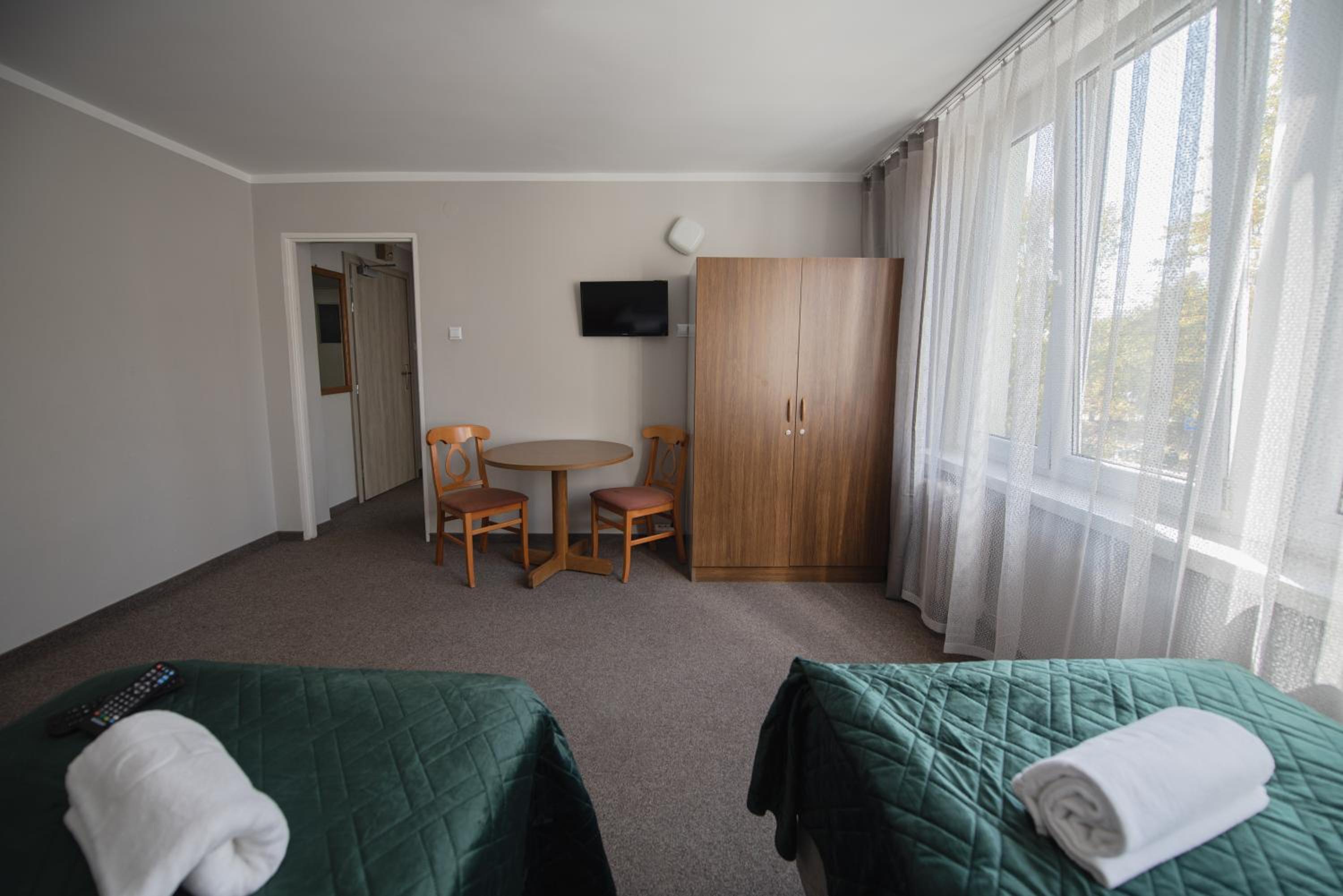 Two-Bedroom Apartment (5 Adults) - Photo 2