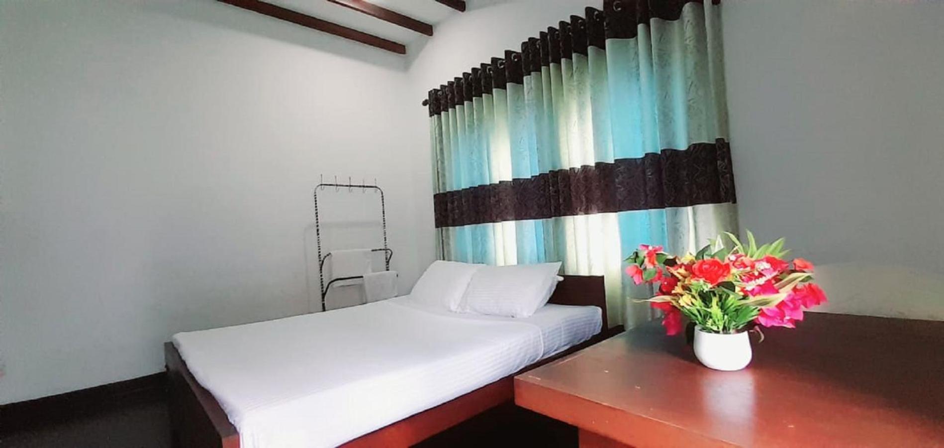 Budget Double Room photo 3