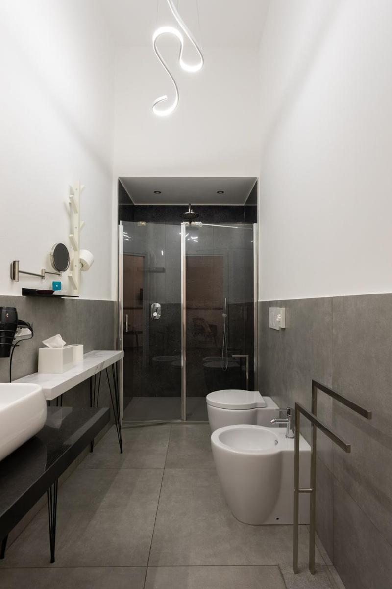 Double Room with Private Bathroom - Photo 9