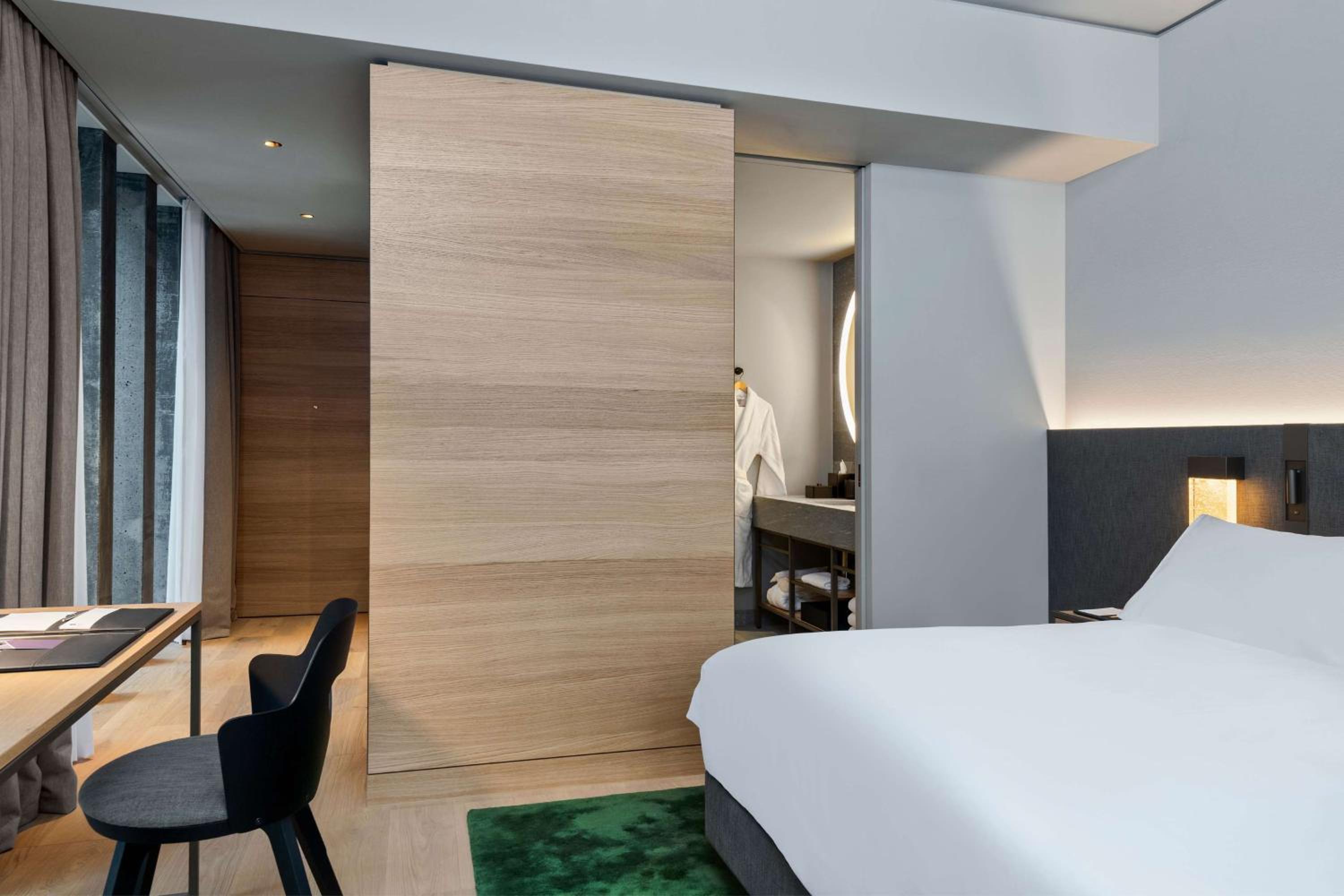 King Room - Club Access - Photo 2