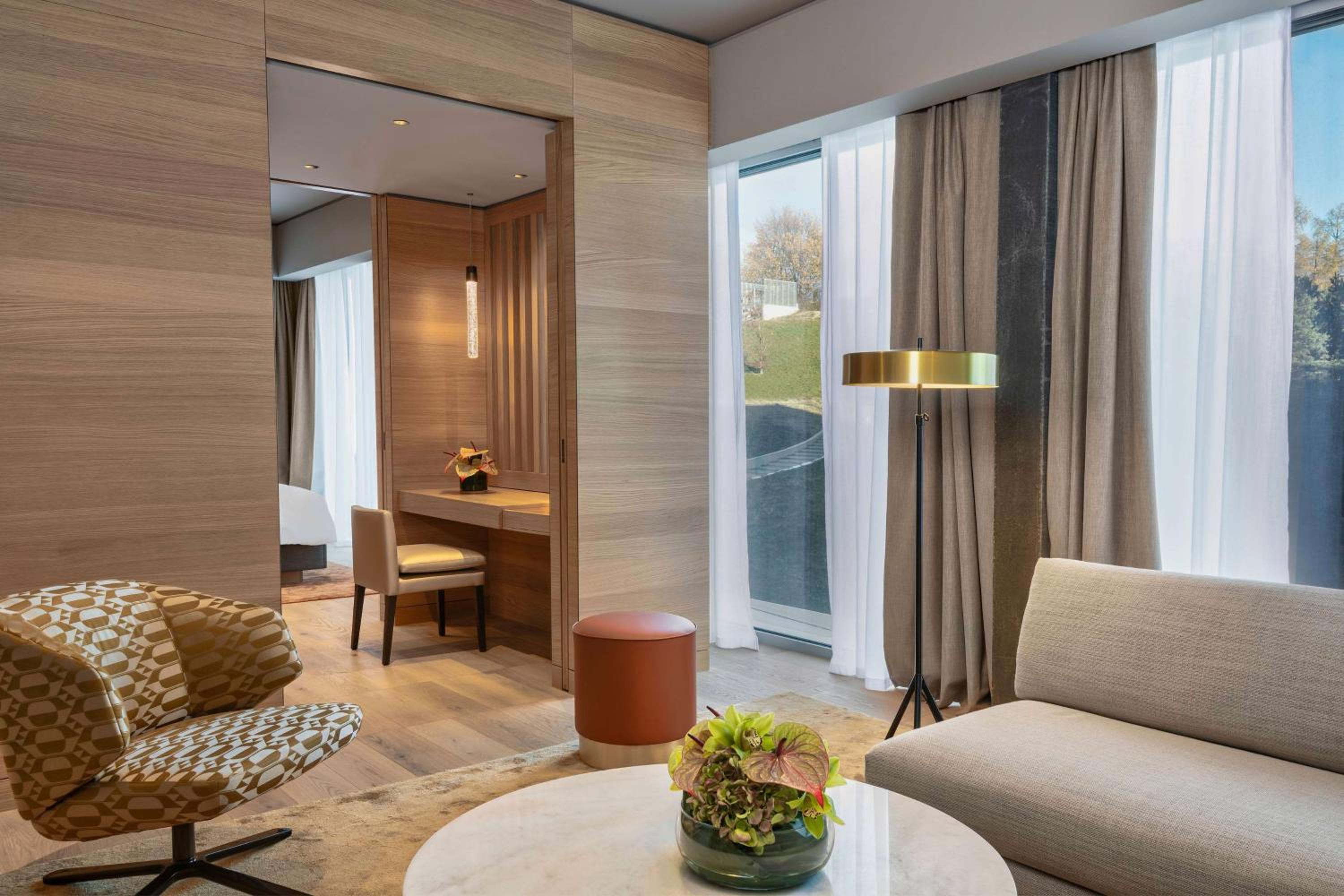 Suite - Photo 5