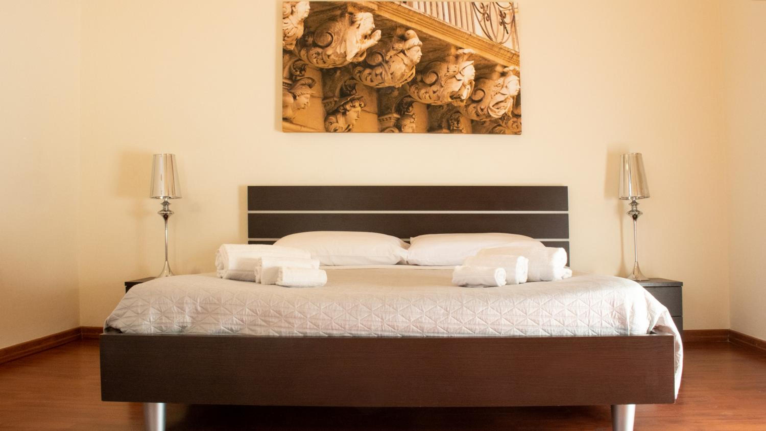 Two-Bedroom Apartment - Photo 9