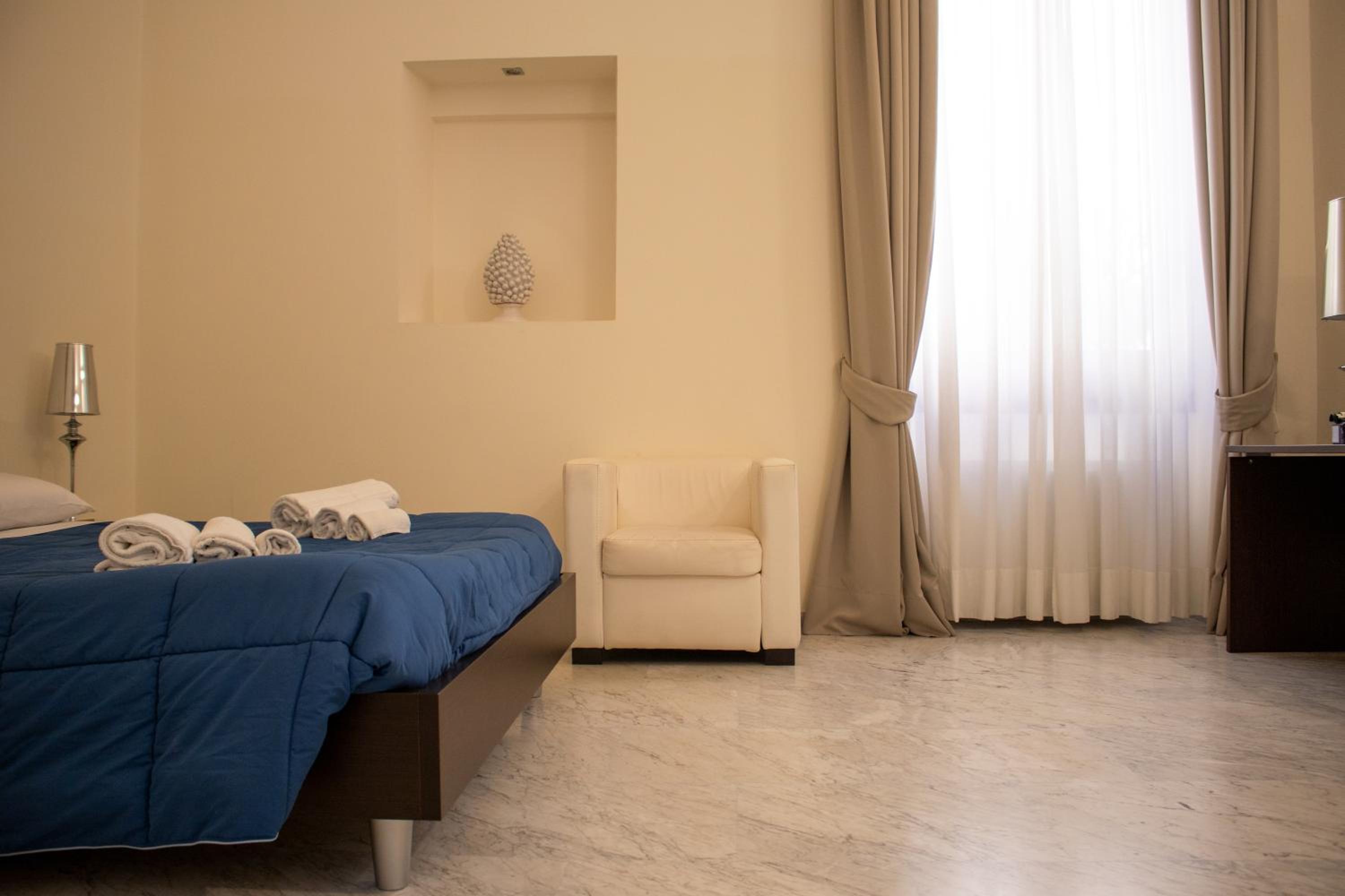 Apartment - Split Level - Photo 16
