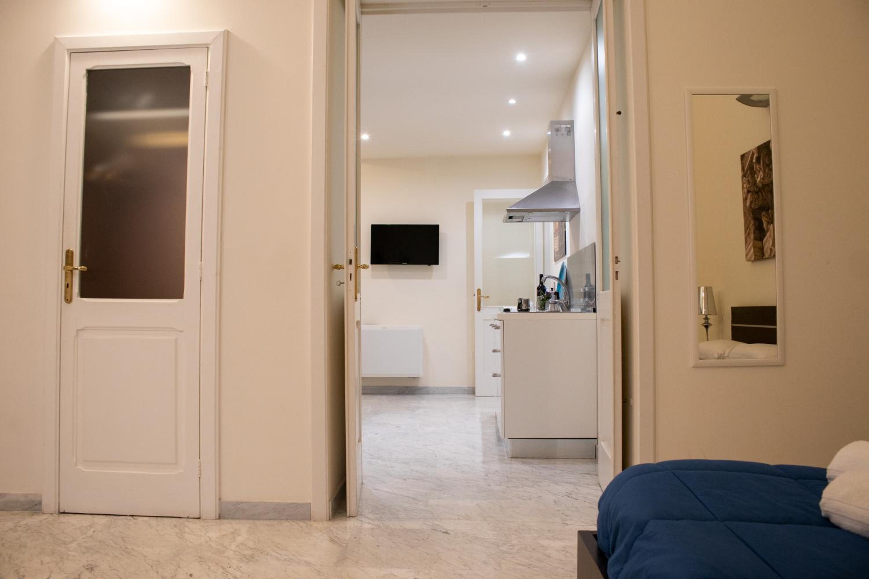 Apartment - Split Level - Photo 13