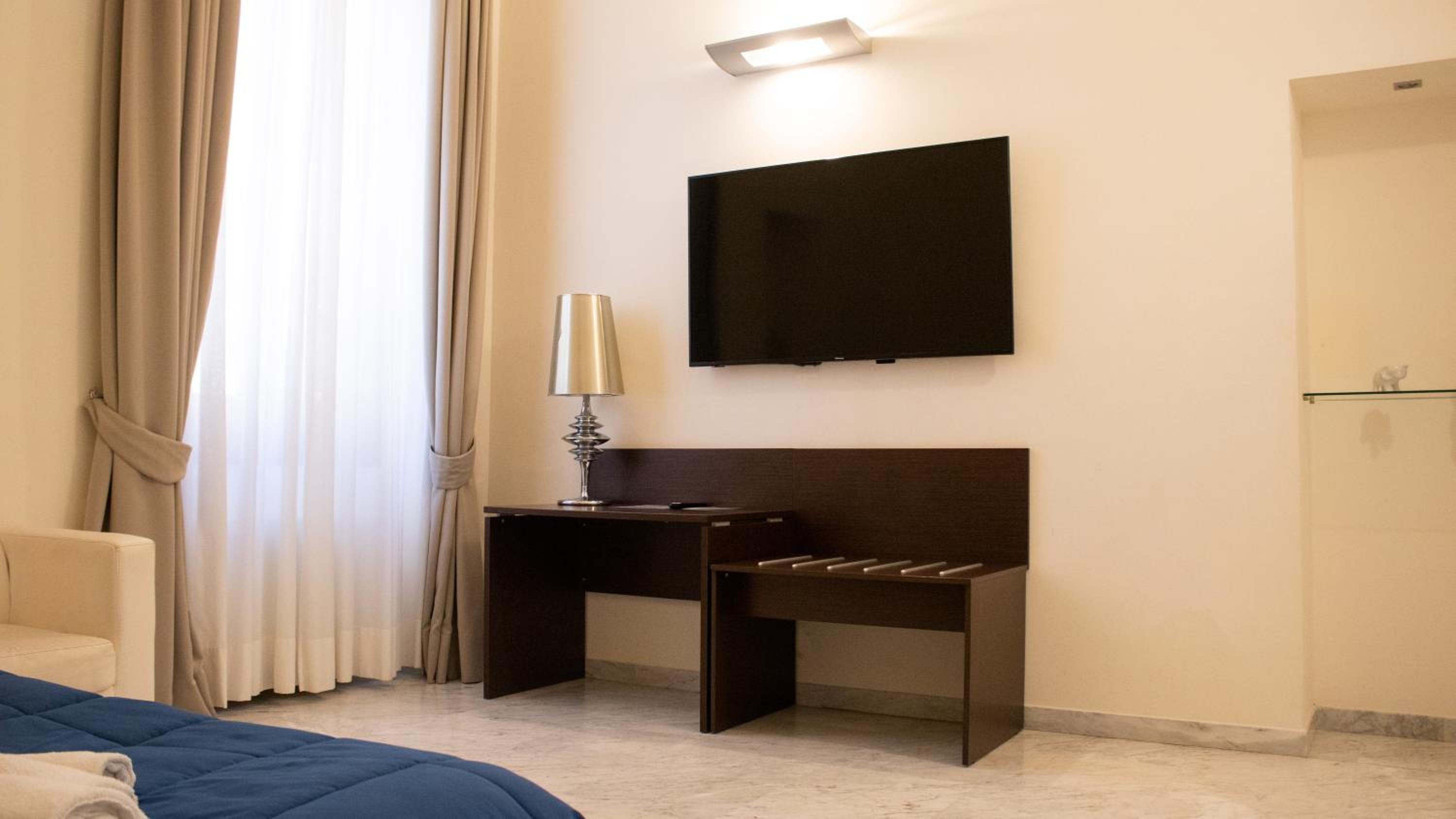 Apartment - Split Level - Photo 12