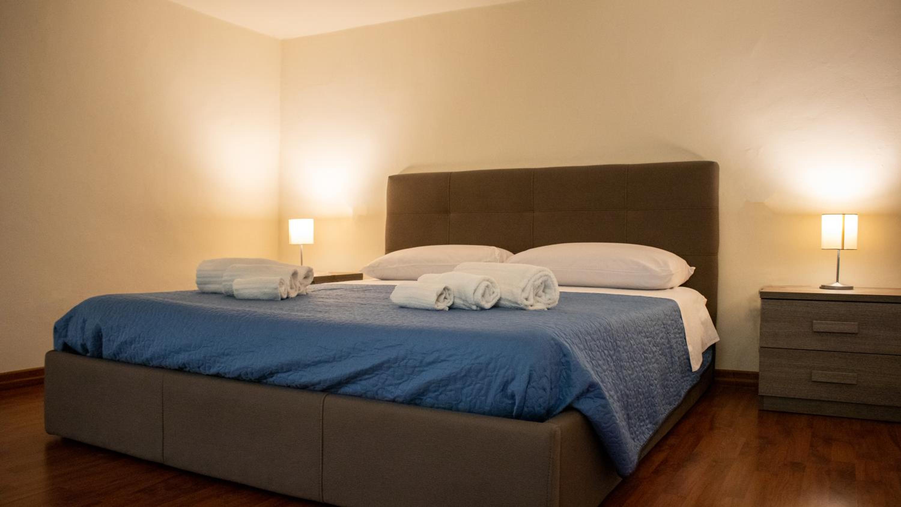 Two-Bedroom Apartment - Photo 11