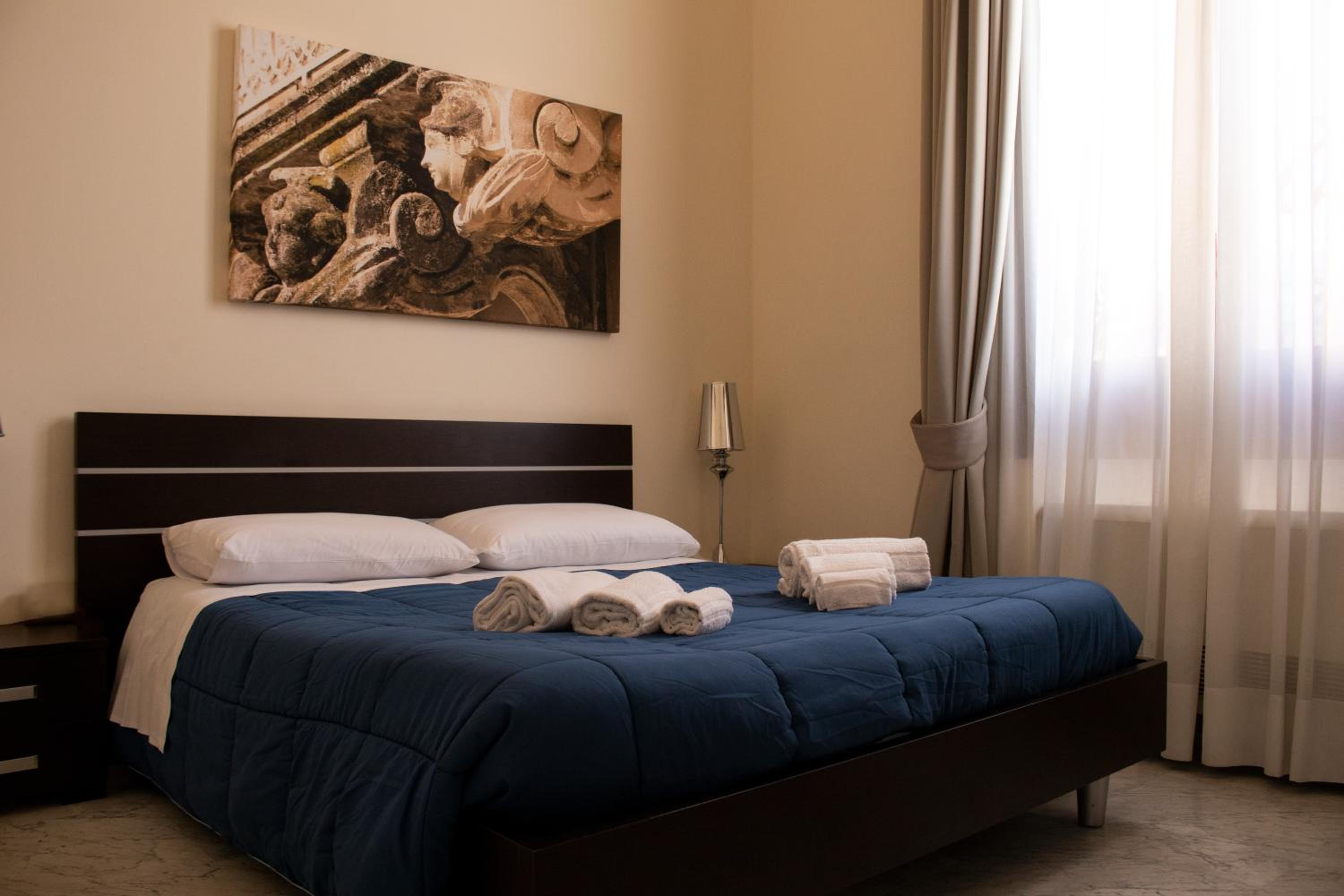 Suite - Photo 2