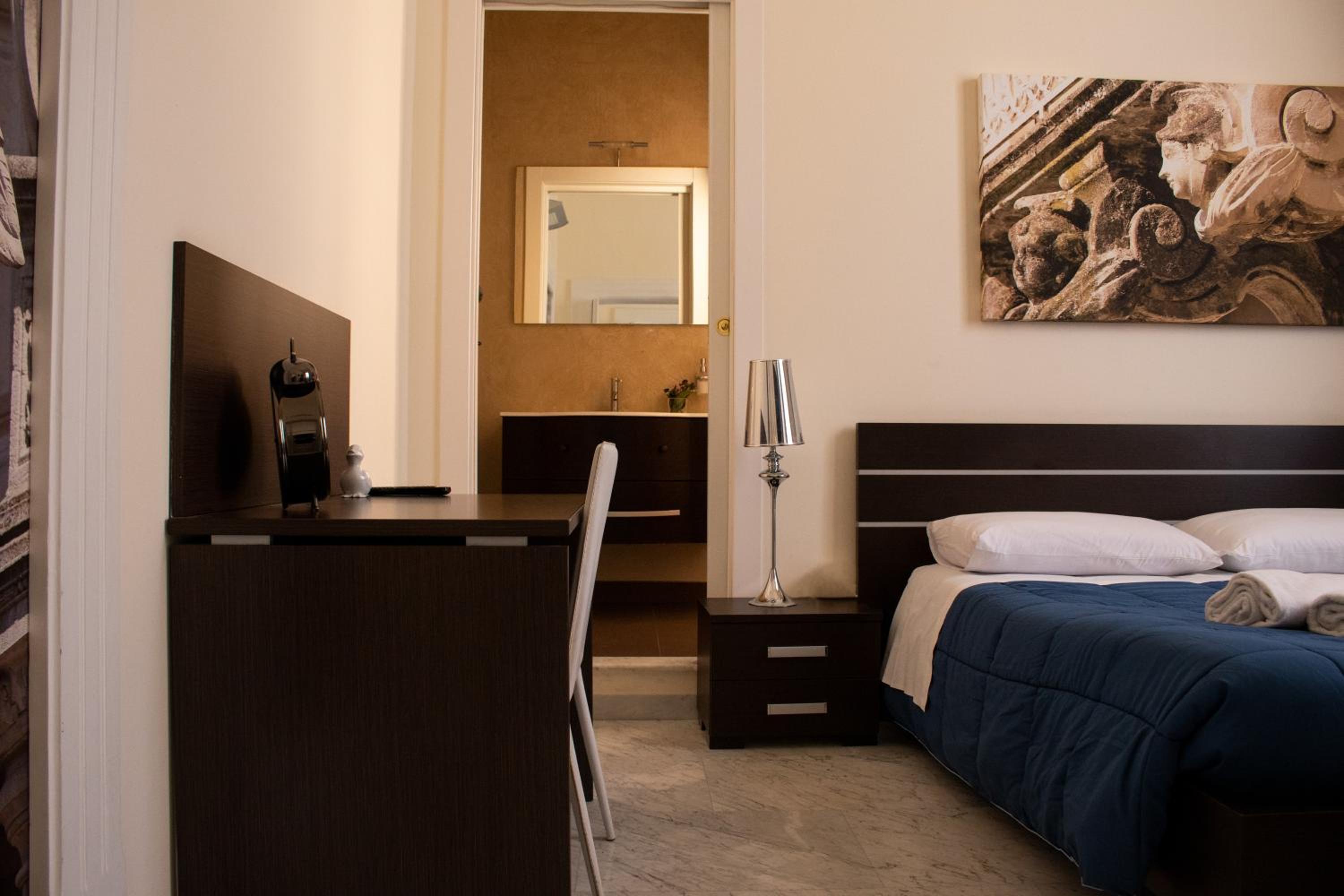Suite - Photo 6