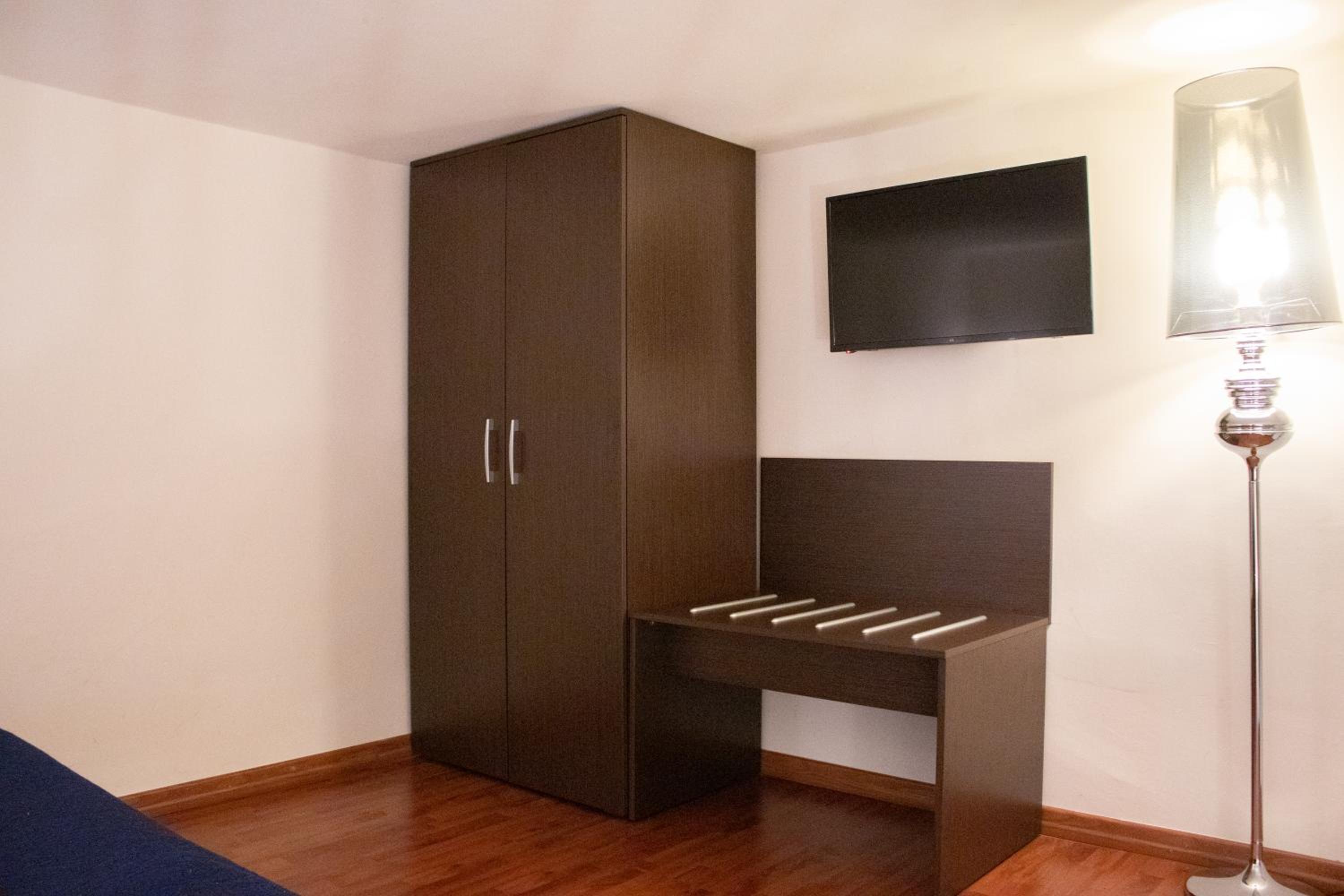 Apartment - Split Level - Photo 5