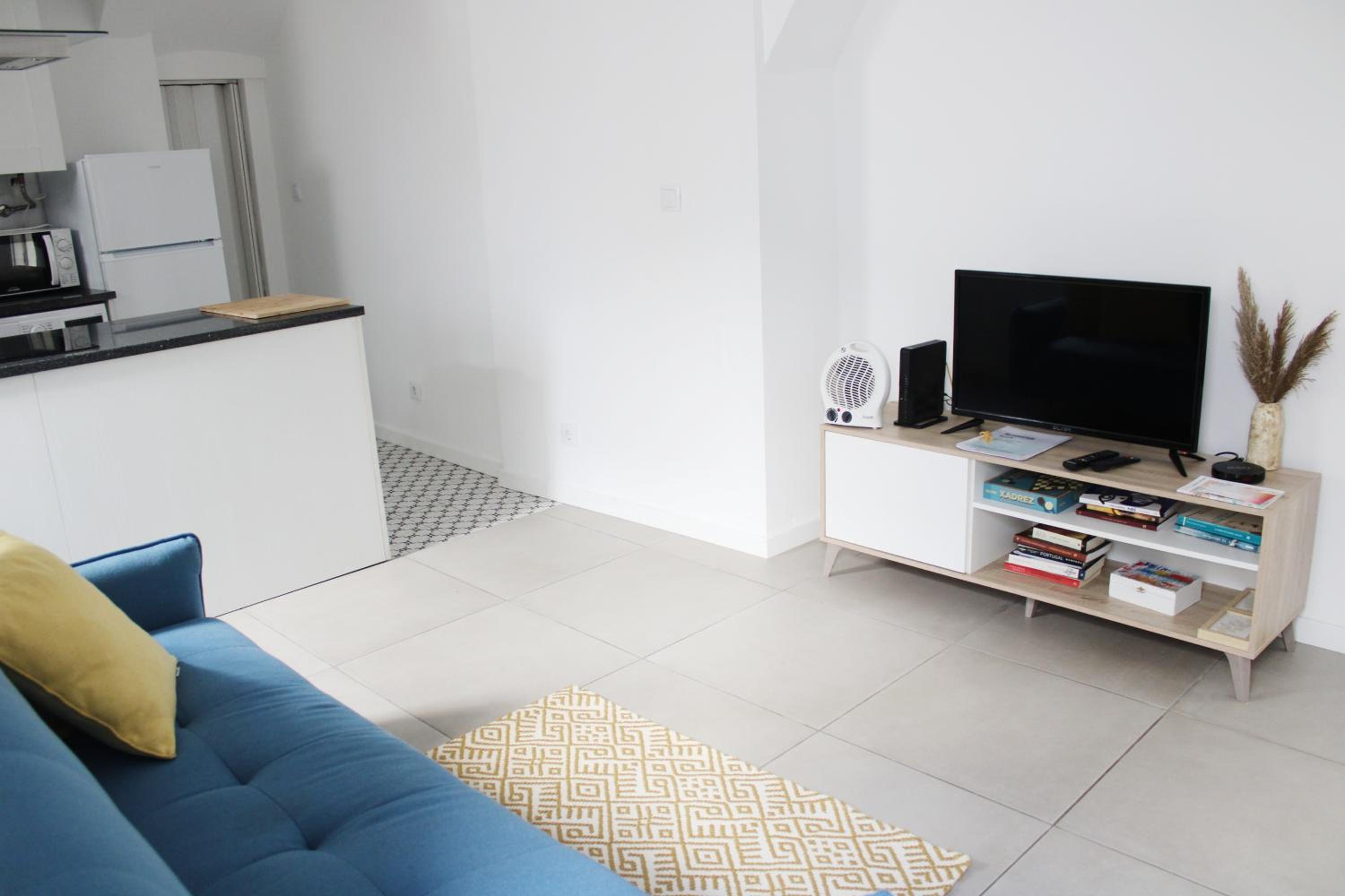 Two-Bedroom House - Photo 19