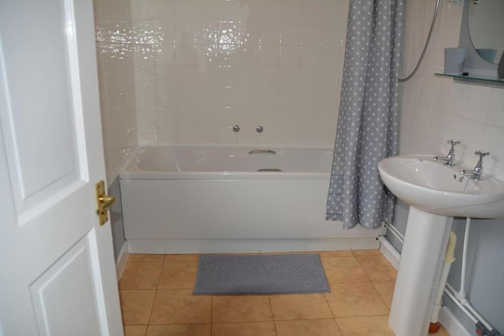 Two-Bedroom House photo 2