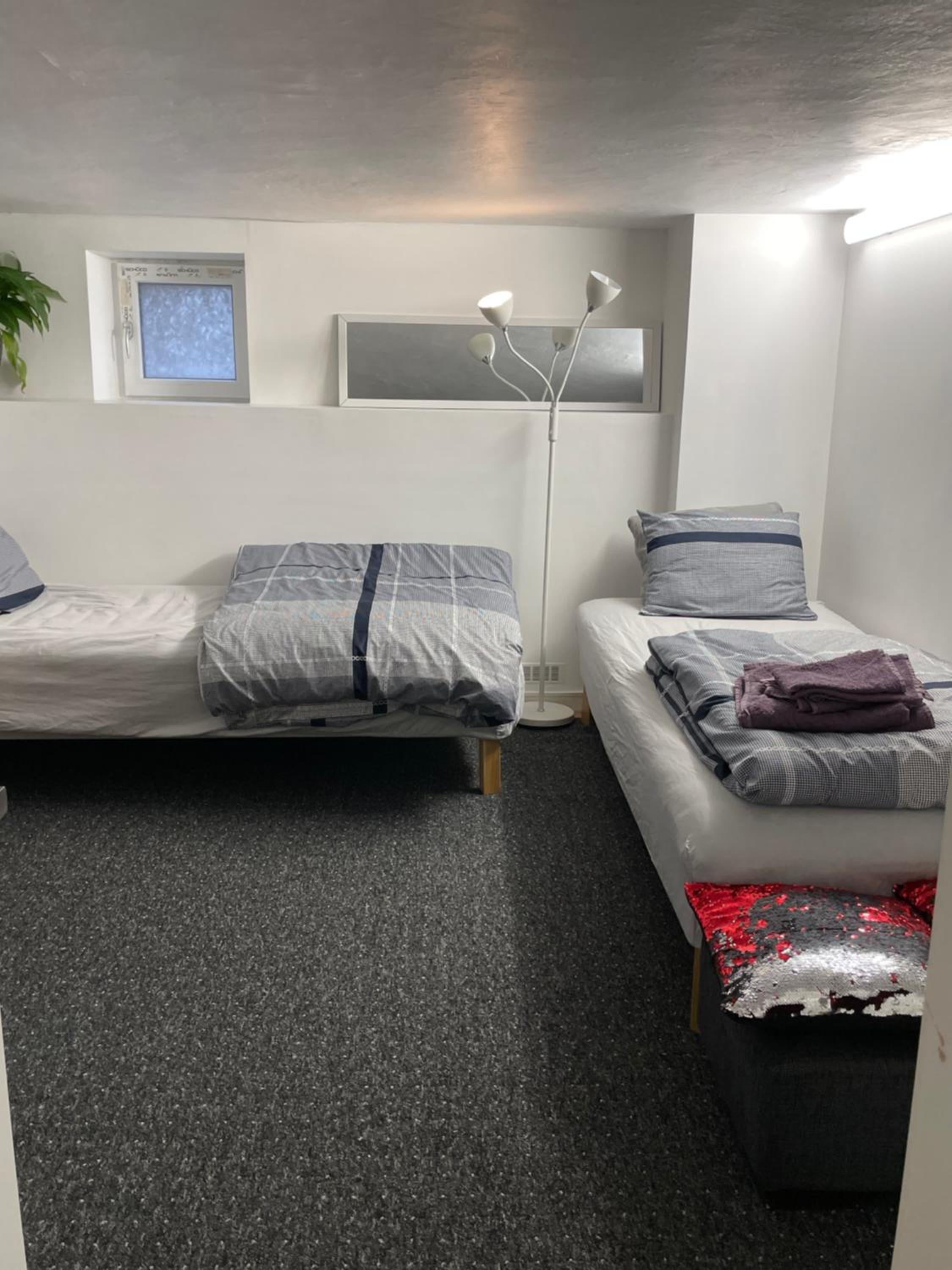 Double Room with Private Bathroom - Basement