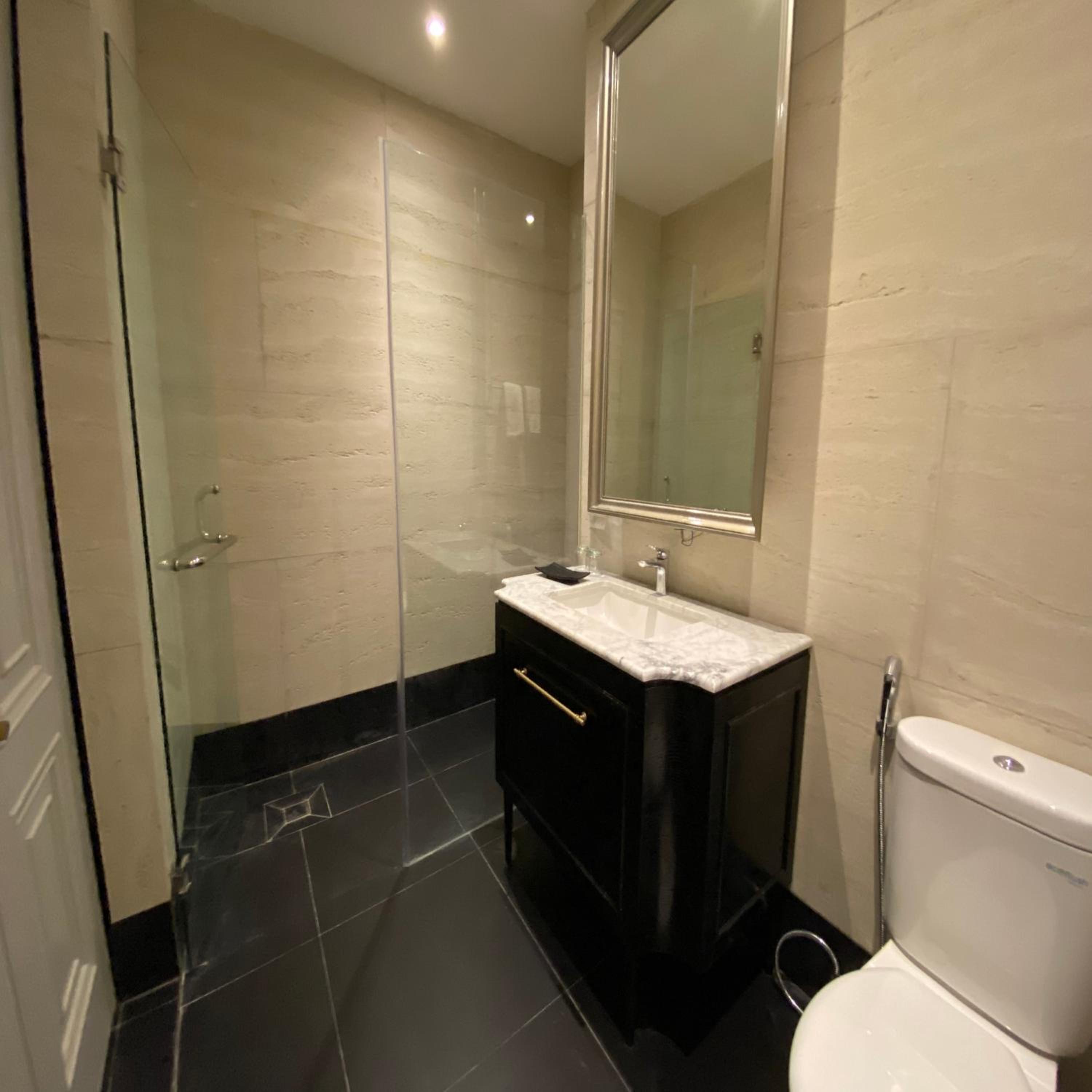 Suite - Photo 4