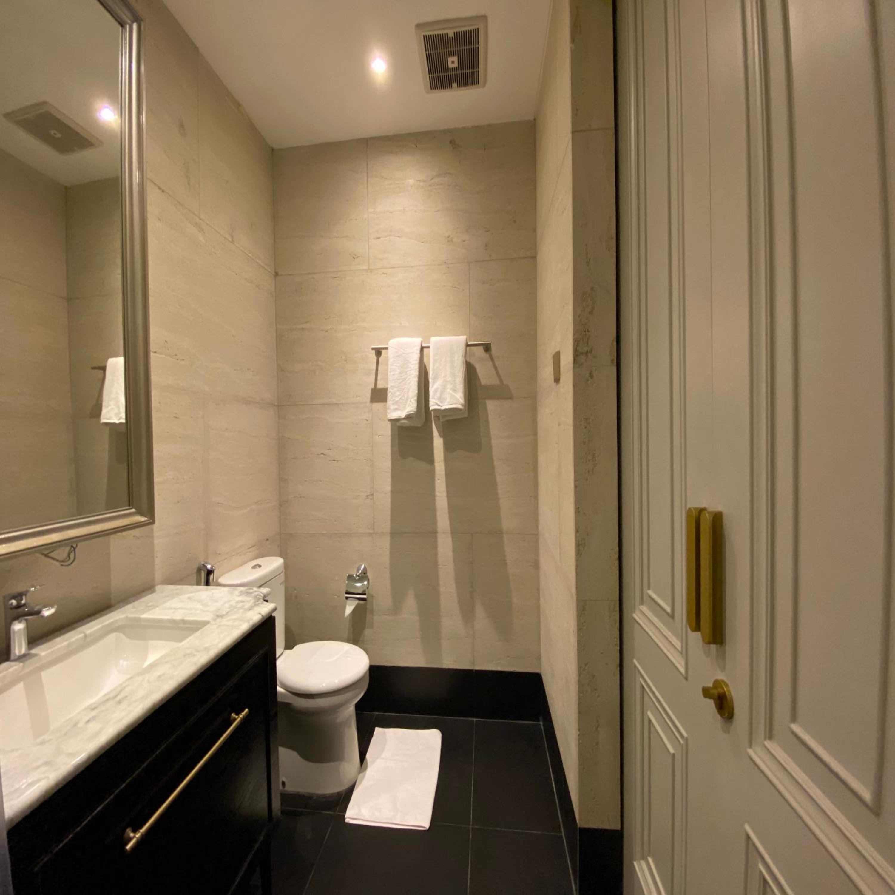 Suite - Photo 2