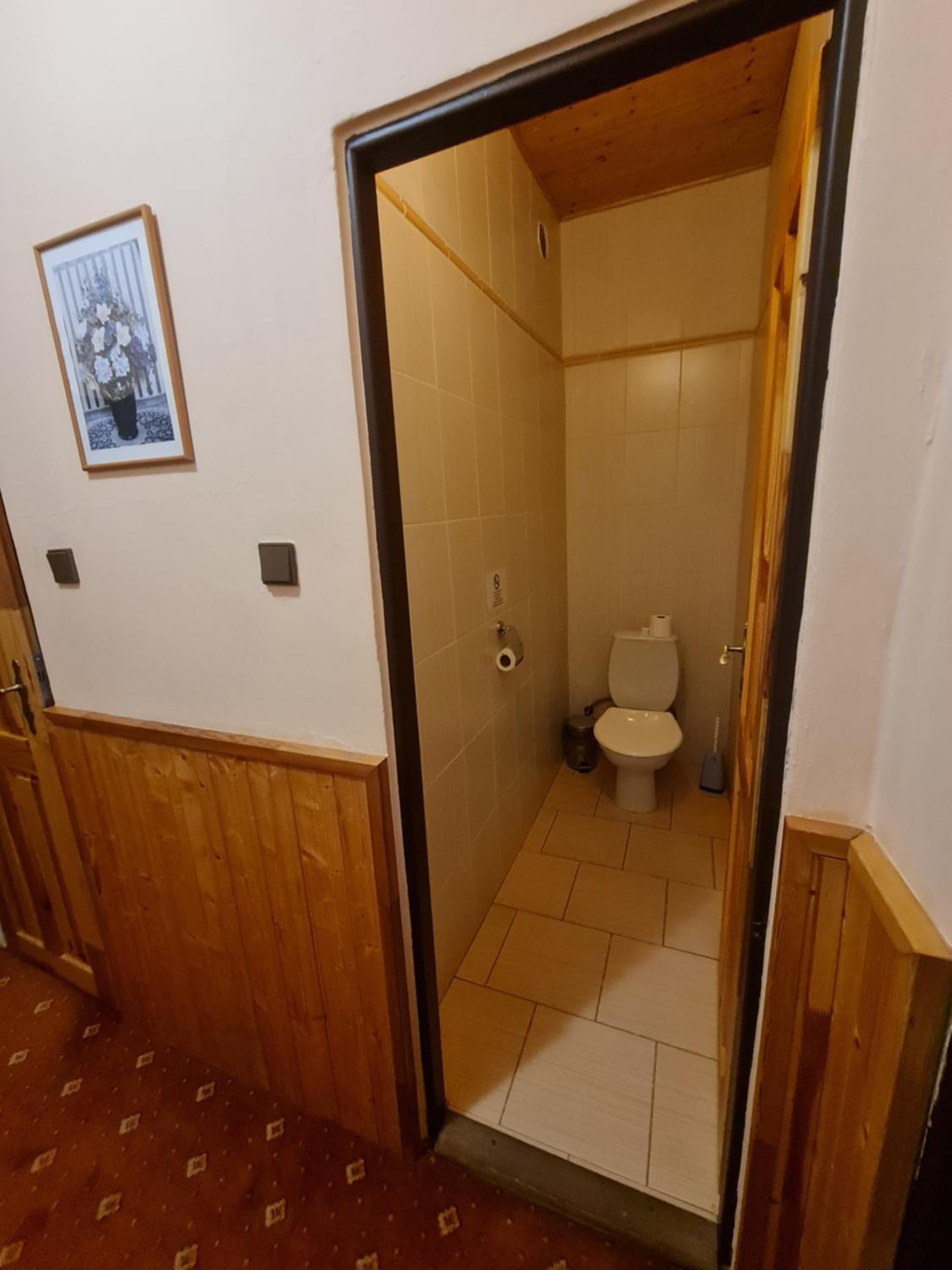 Family Room with Private Bathroom photo 3