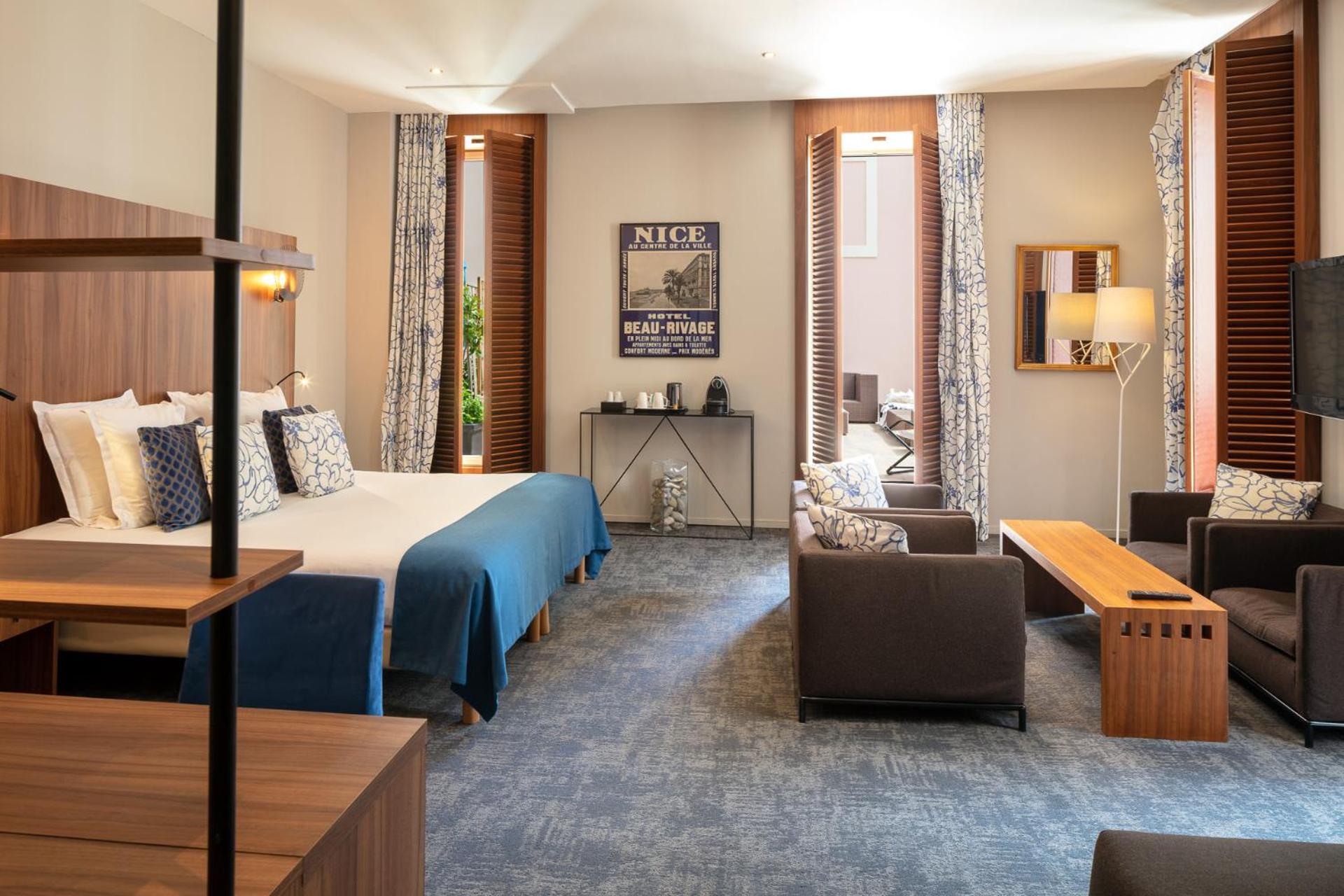 Junior Suite with Terrace - Photo 13