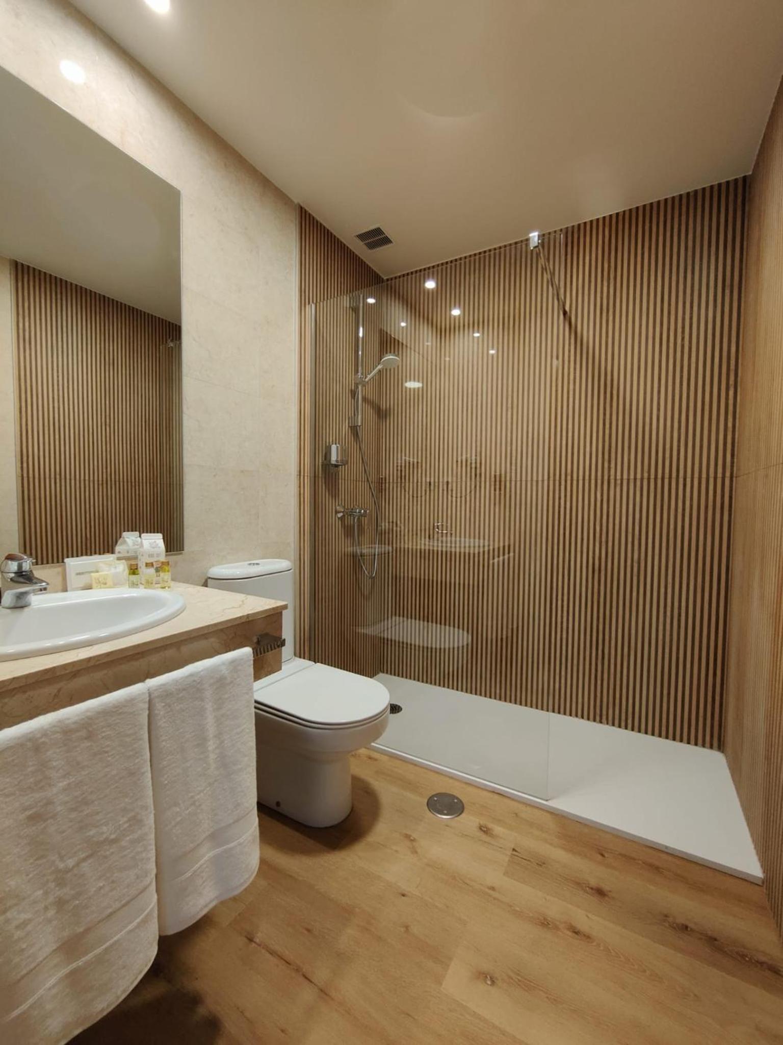 Apartment Premium with Terrace - Photo 17