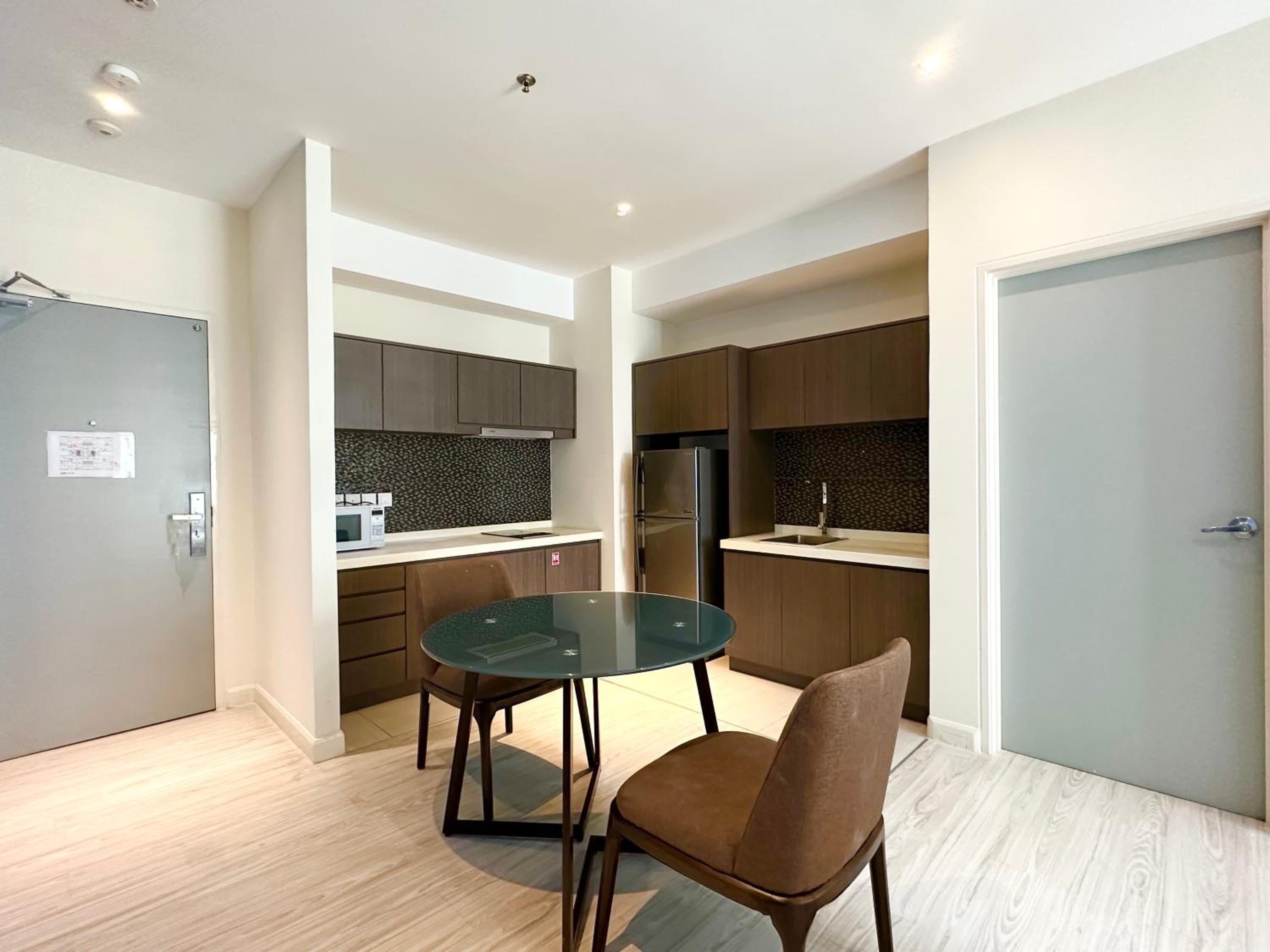 One-Bedroom Apartment - Photo 7
