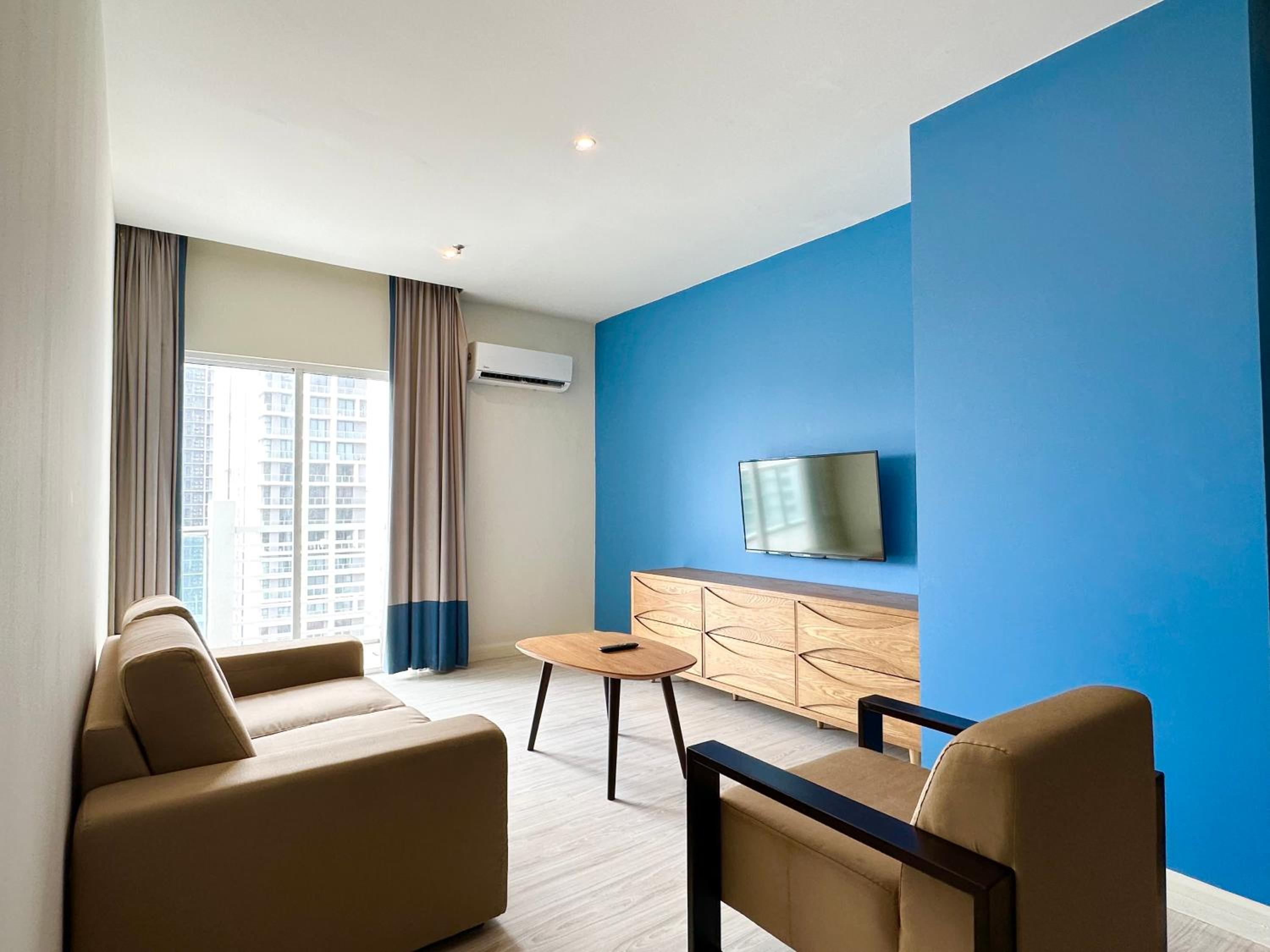 One-Bedroom Apartment - Photo 8
