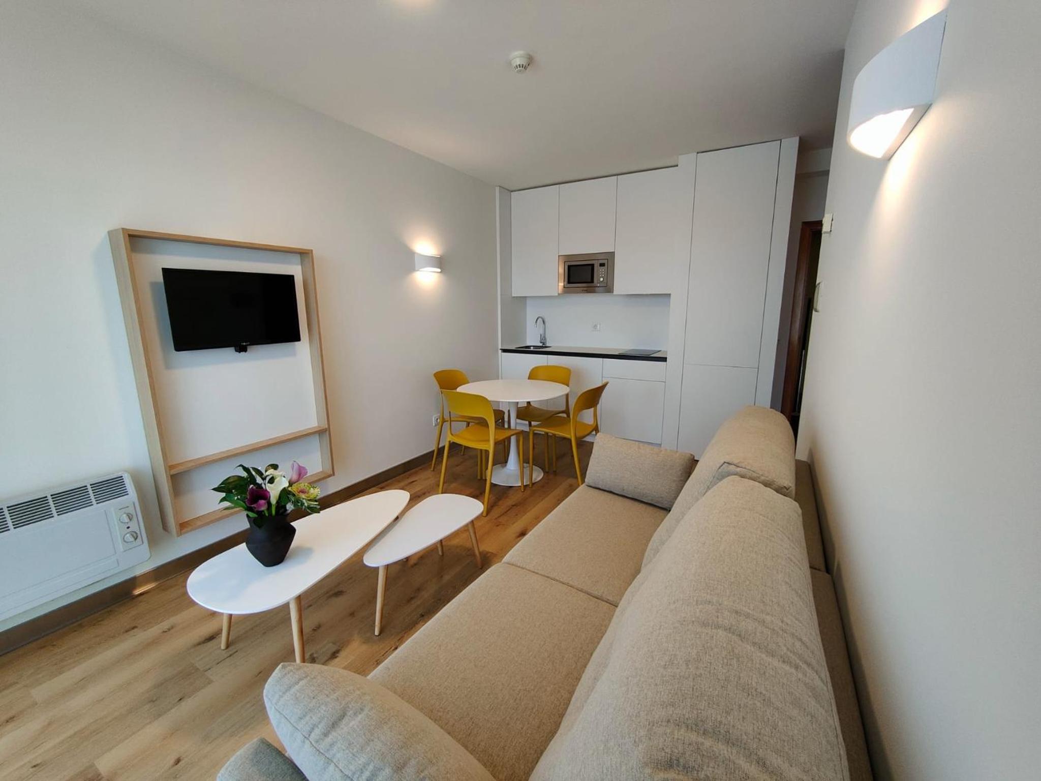 Apartment Premium with Terrace - Photo 18