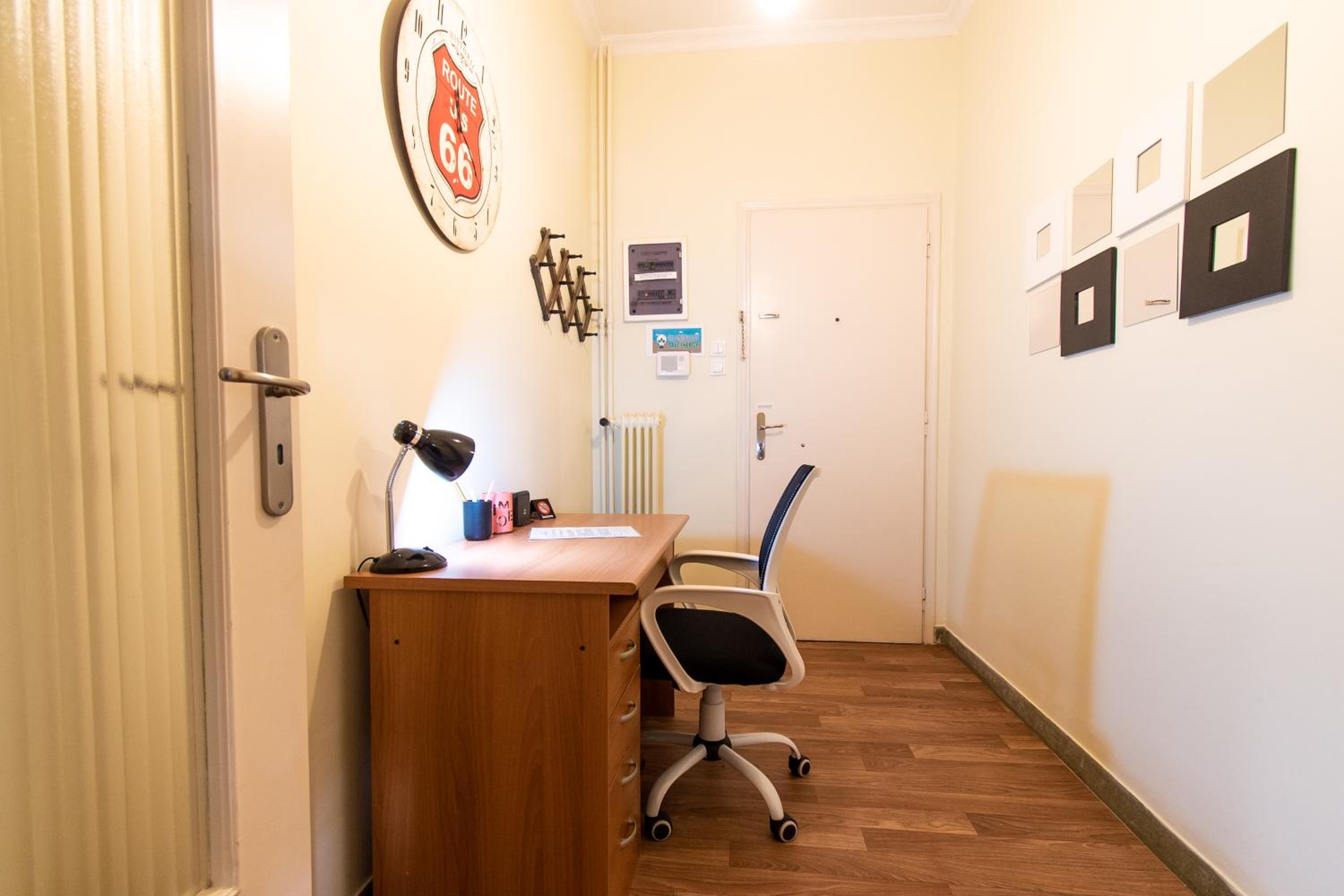 Studio Apartment photo 3