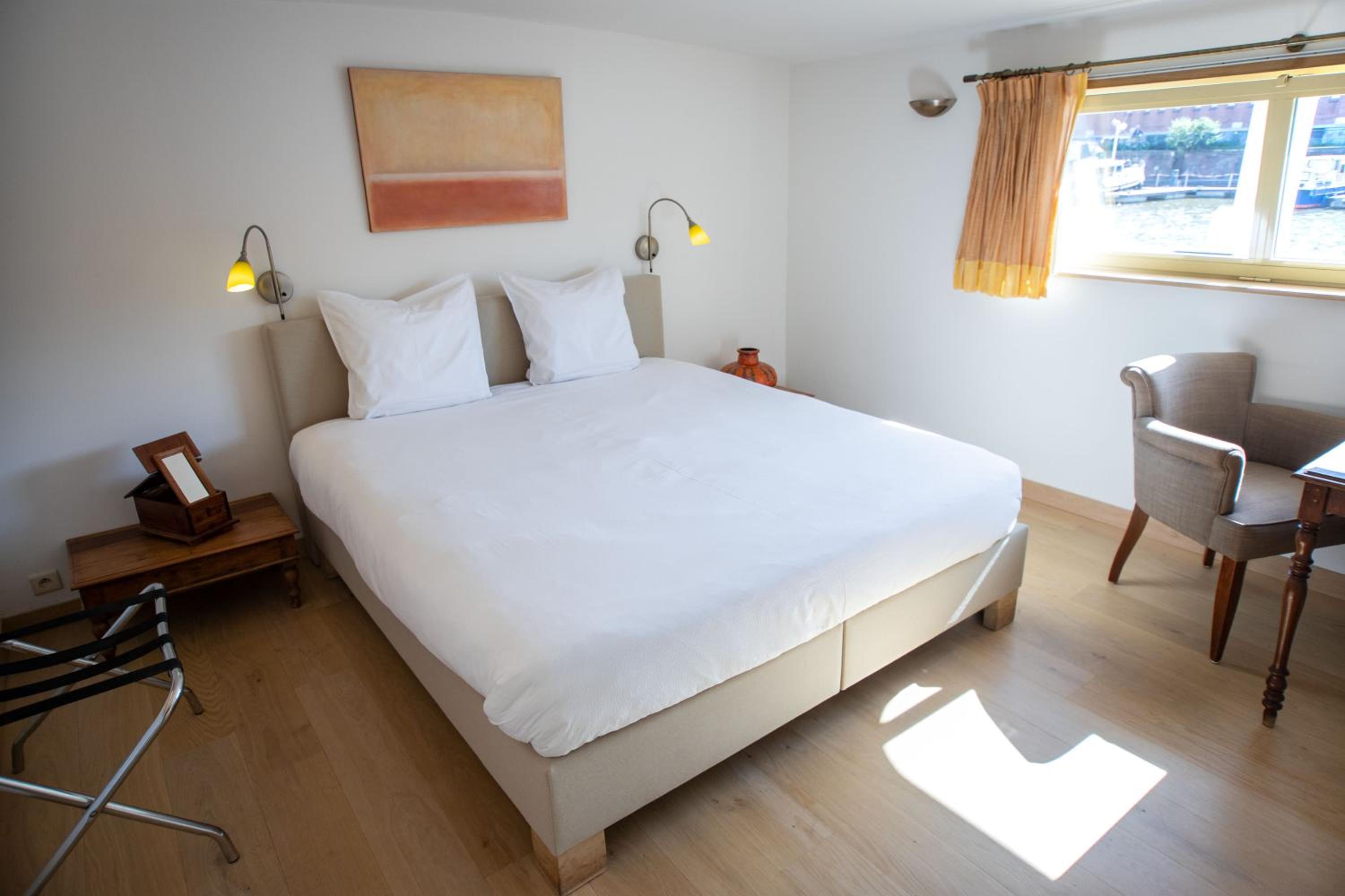 Double Room with Private Bathroom - Photo 1