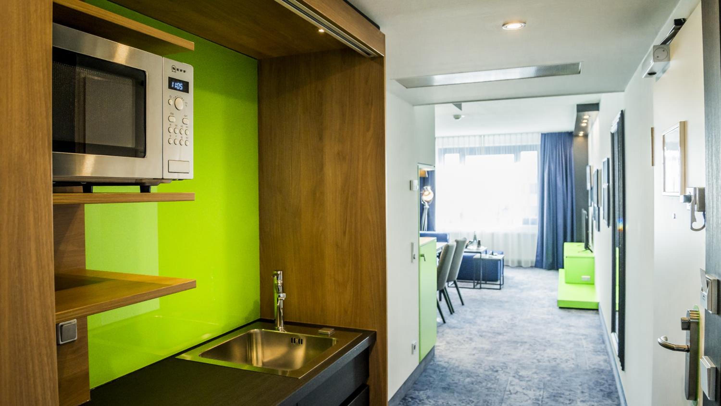 Junior Suite - Non-Smoking - Photo 12