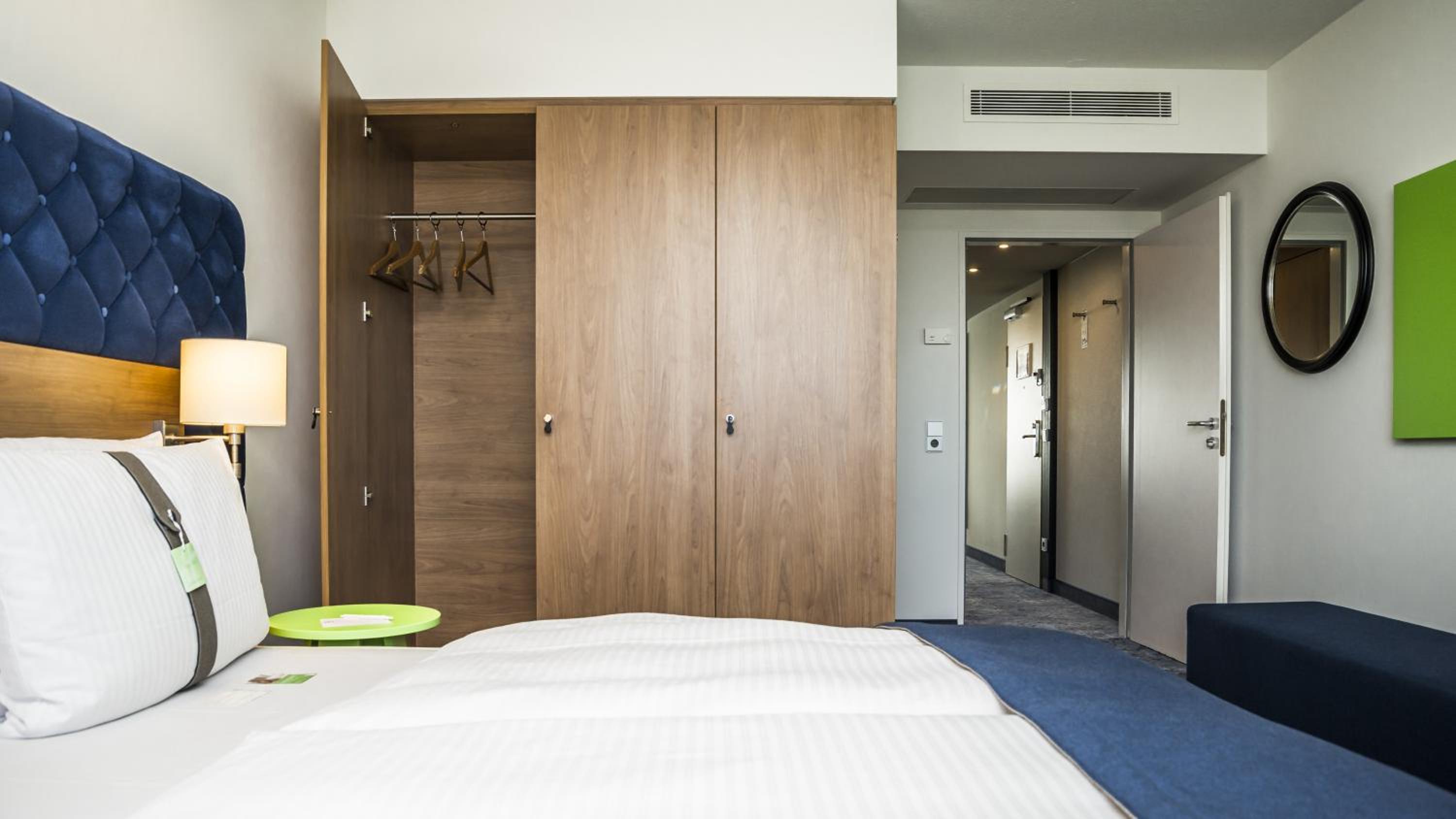 Junior Suite - Non-Smoking - Photo 1