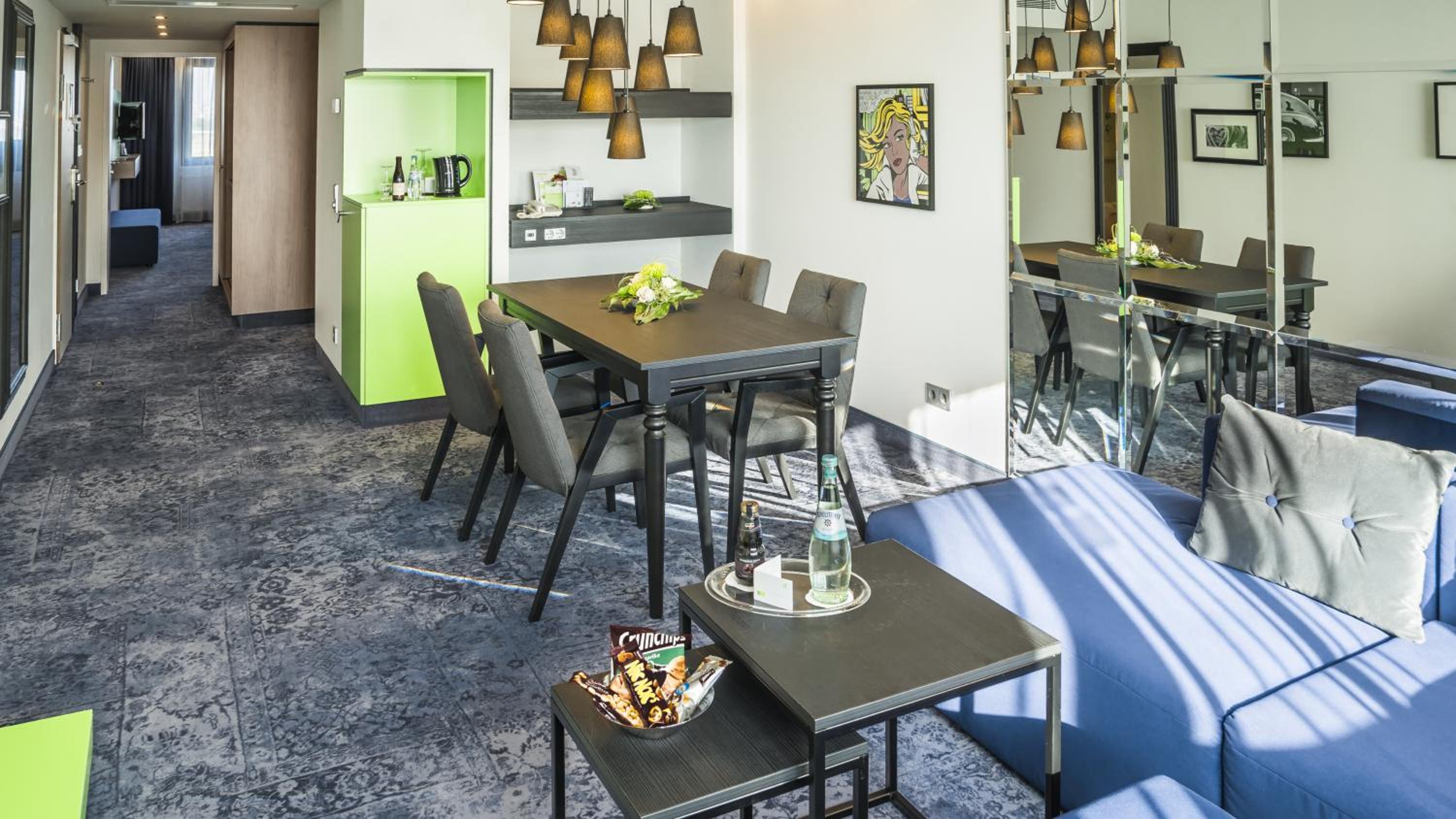 Junior Suite - Non-Smoking - Photo 9