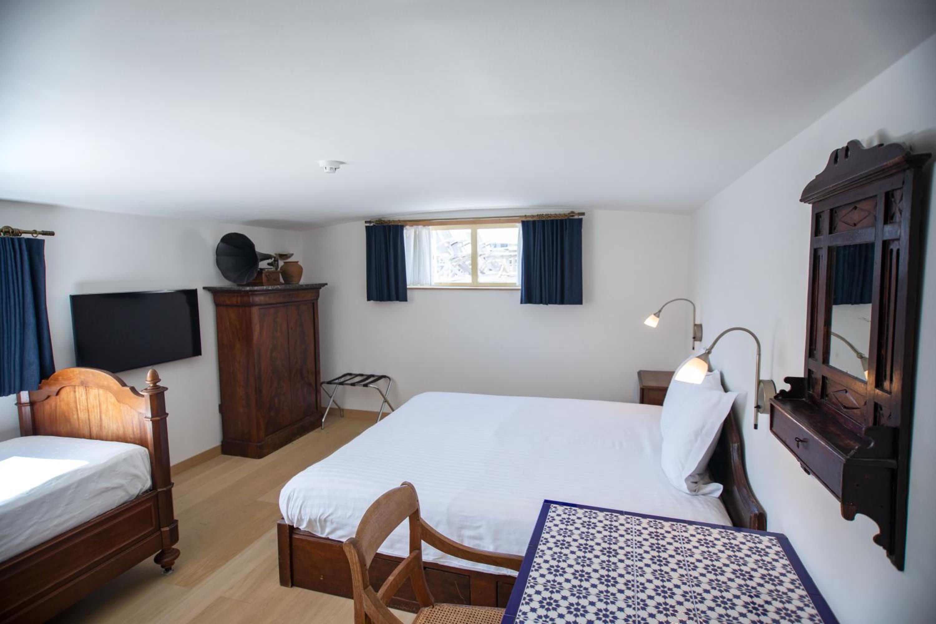 Triple Room with Bathroom - Photo 1