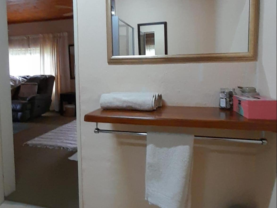 Deluxe Suite - Photo 6